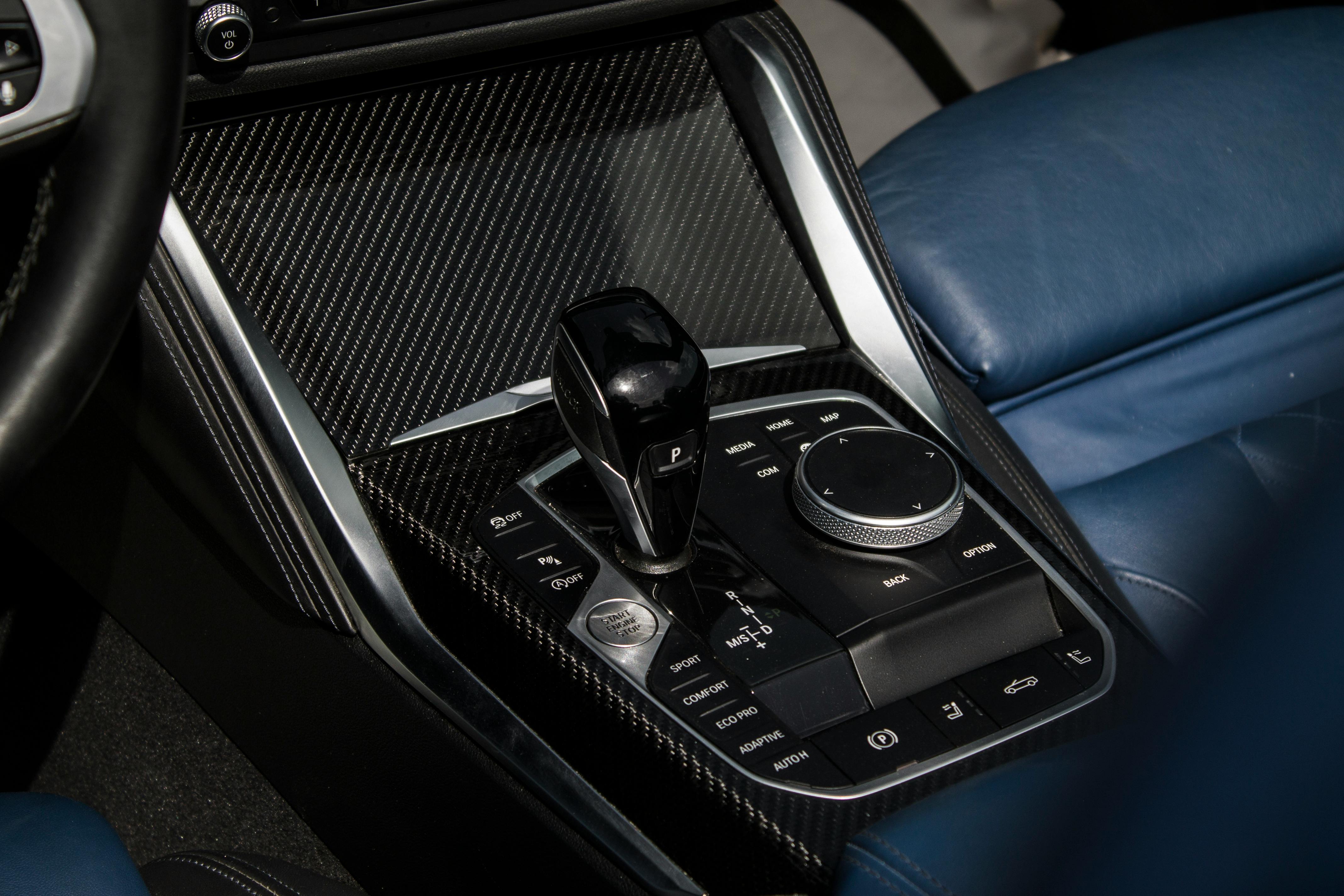 Miễn phí Nội Thất Xe Hơi Sang Trọng Với Cần Số Bằng Sợi Carbon Ảnh lưu trữ
