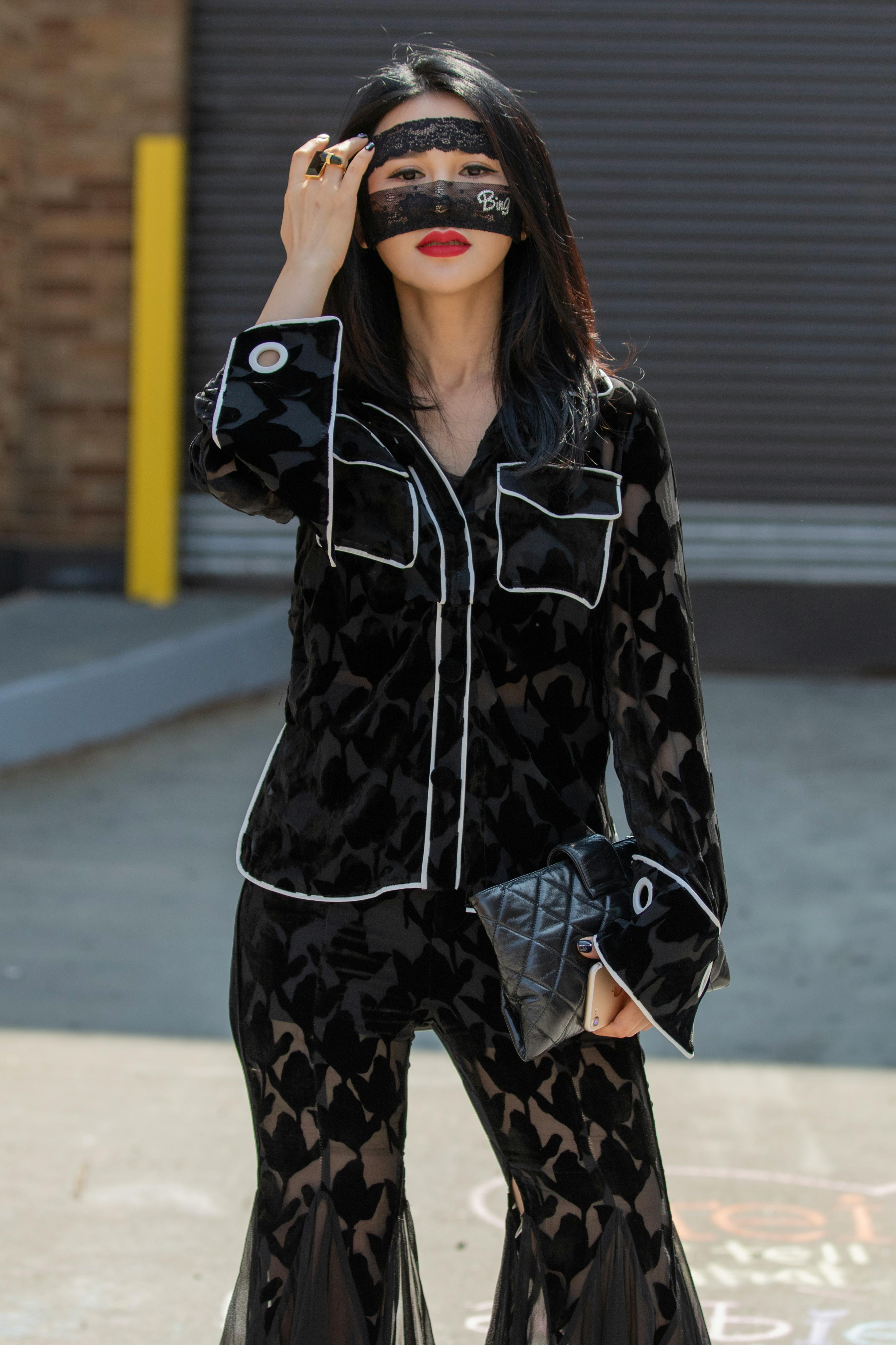 Kostenlos Fashionmodel Im Schicken Schwarzen Outfit Auf Der New Yorker Straße Stock-Foto