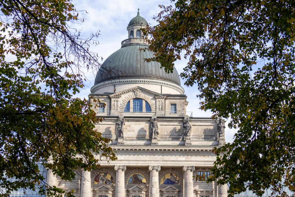Alegerile locale parţiale programate de Coaliţia de guvernare pentru 7 decembrie.