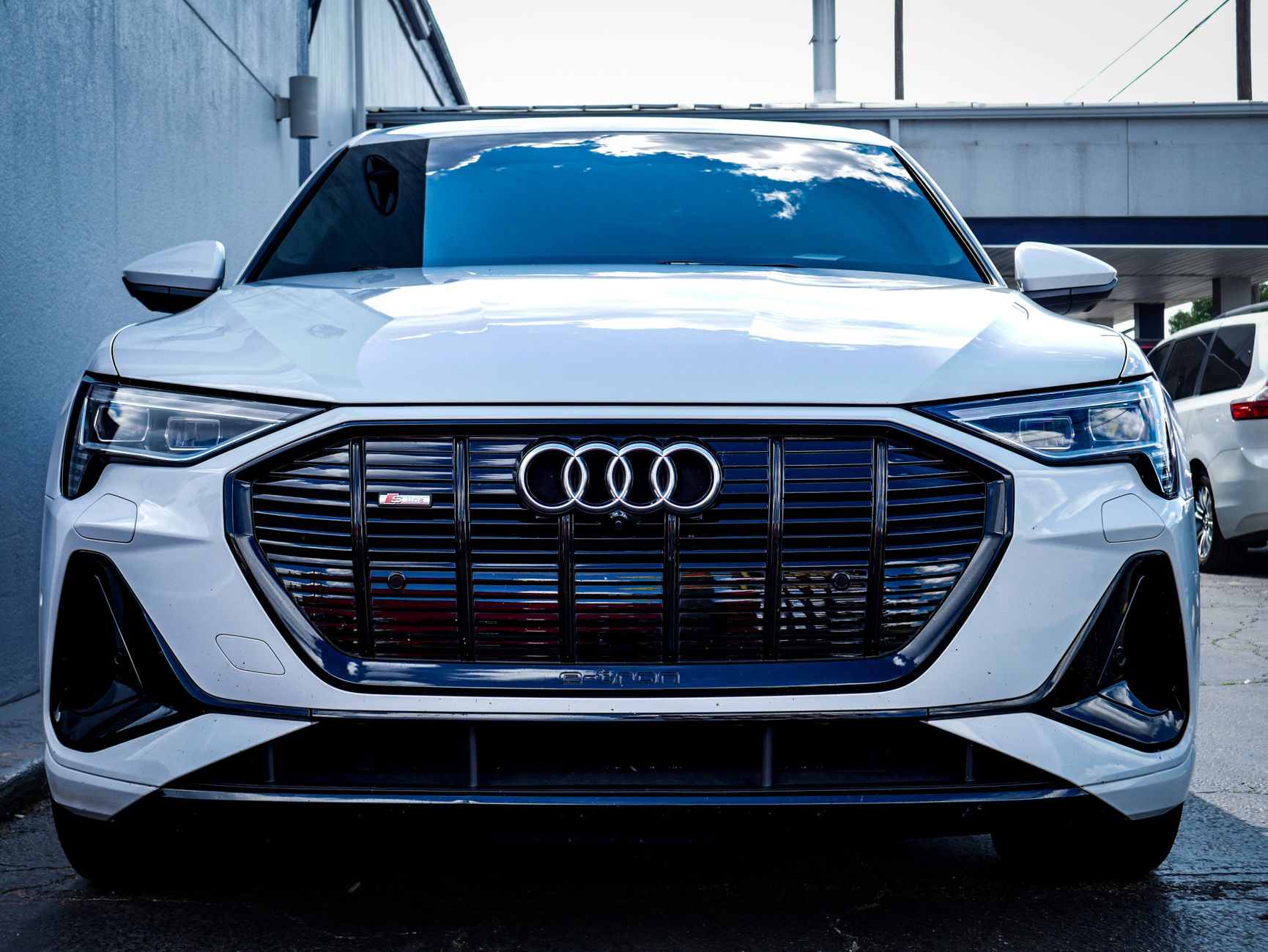 Owning a 2027 Audi Q9 means never opening a door again