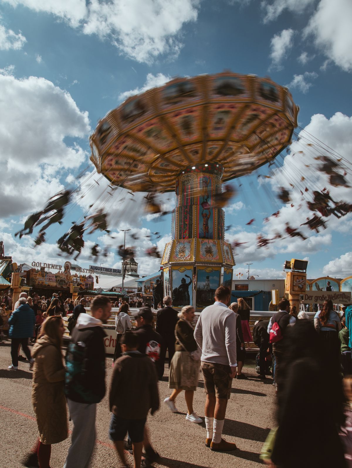Rheinkirmes D&uuml;sseldorf 2026: Dates, Tips & Guide
