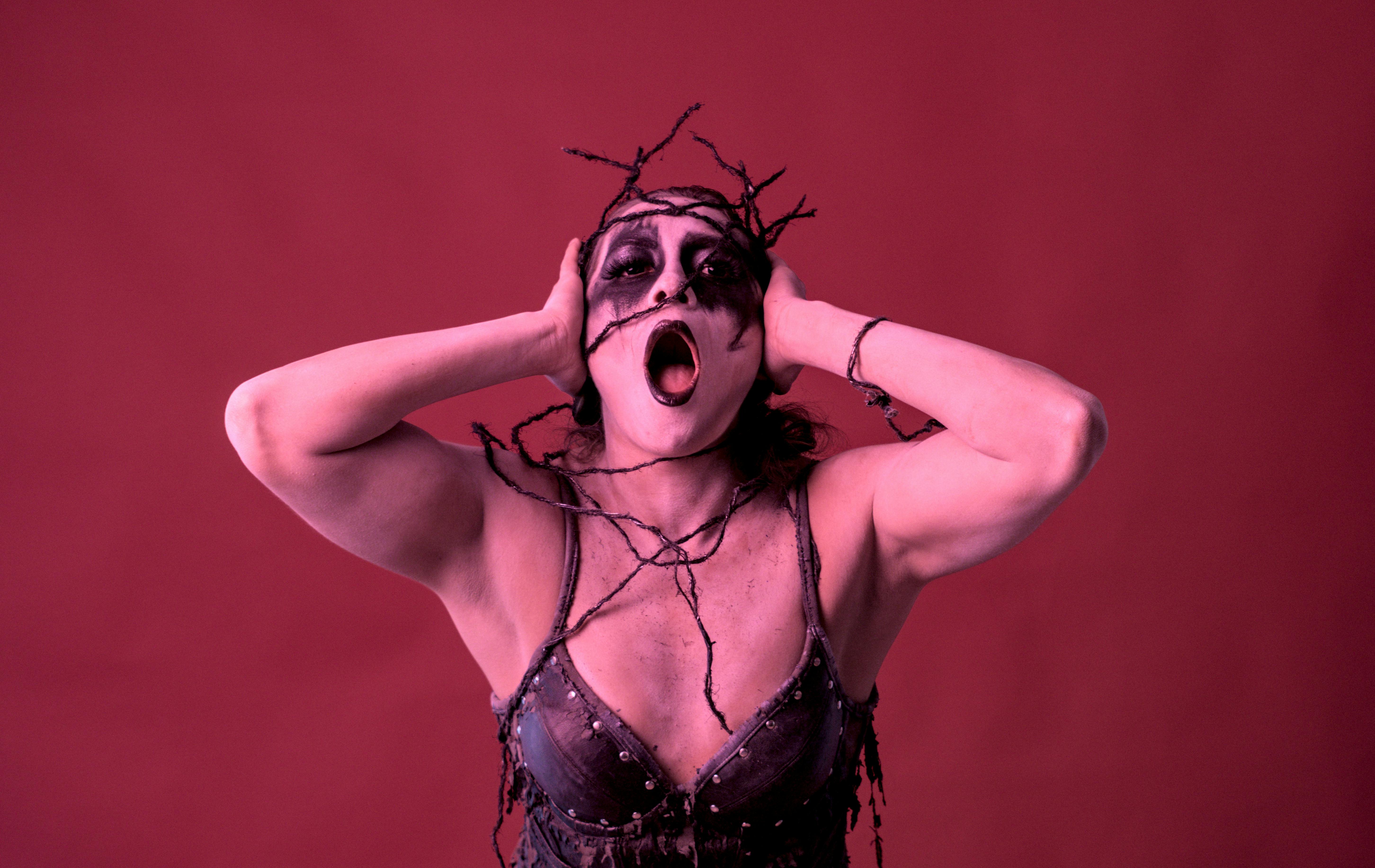 Ücretsiz Dramatik Makyajla Etkileyici Sanatsal Portre Stok Fotoğraflar