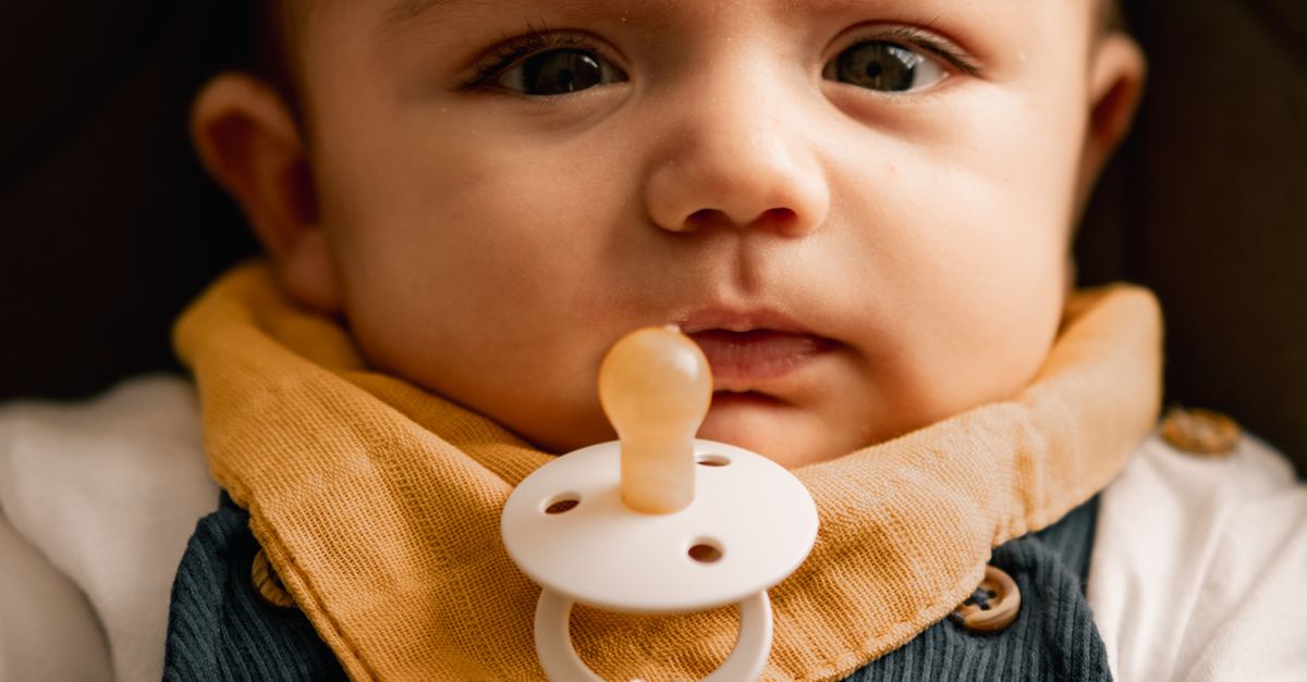Turkey With Pacifier Adorable Baby with Pacifier in Türkiye · Free Stock Photo