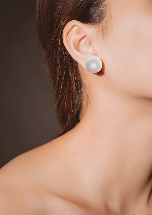 Free Gray Peal Earring Stock Photo