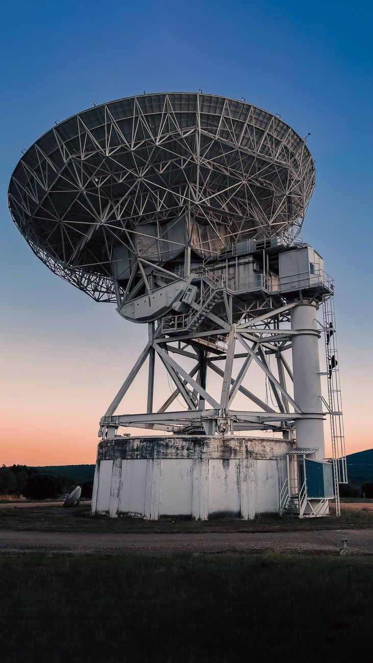 Wie Radioteleskope den Ursprung der Sterne durch kosmische Moleküle verfolgen