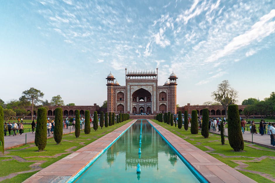 Best Hotels Near Taj Mahal India for Every Budget - Featured Image