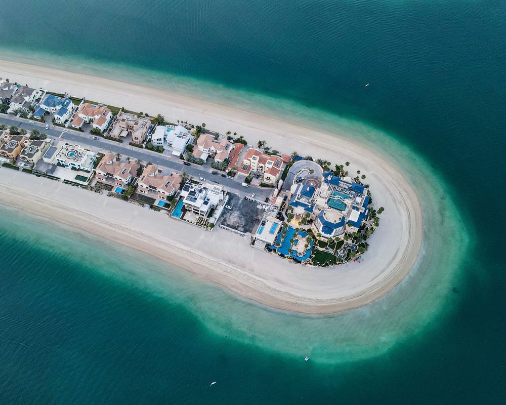 Investing in Dubai: High-Yield Returns in the Palm Jebel Ali Market
