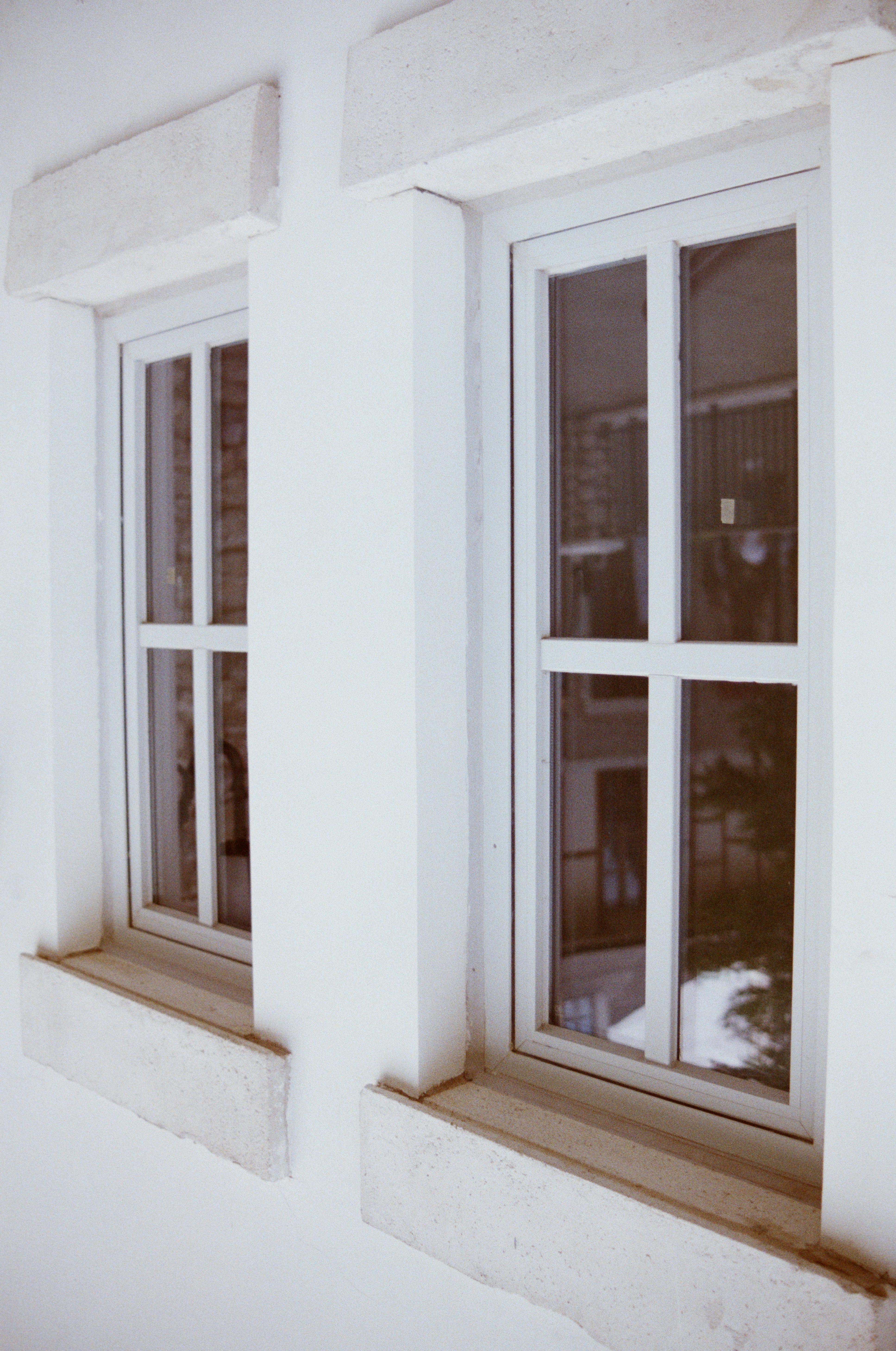 Modernes Fenster an Hausfassade