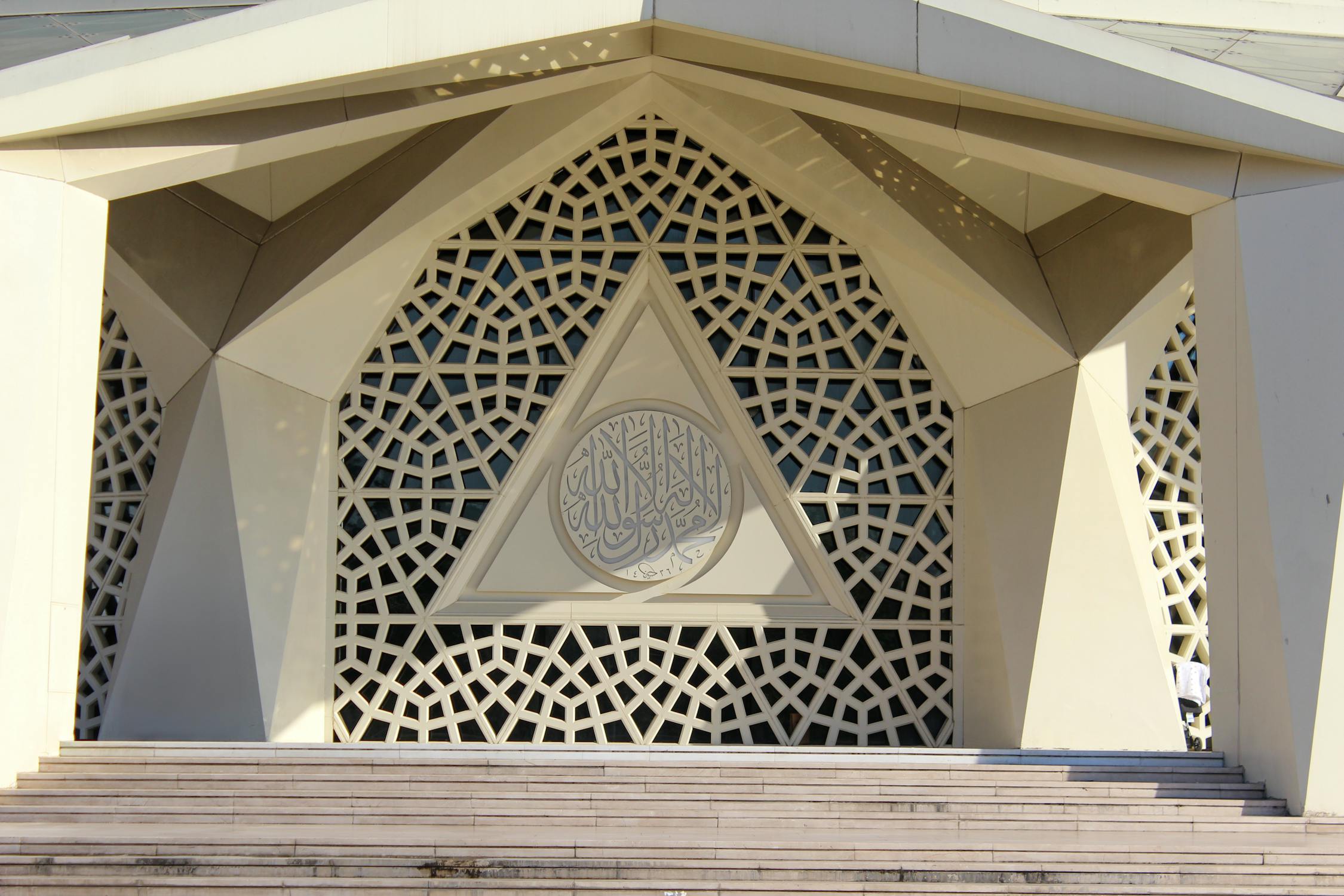 Geometric Architecture of Mosque Entrance · Free Stock Photo