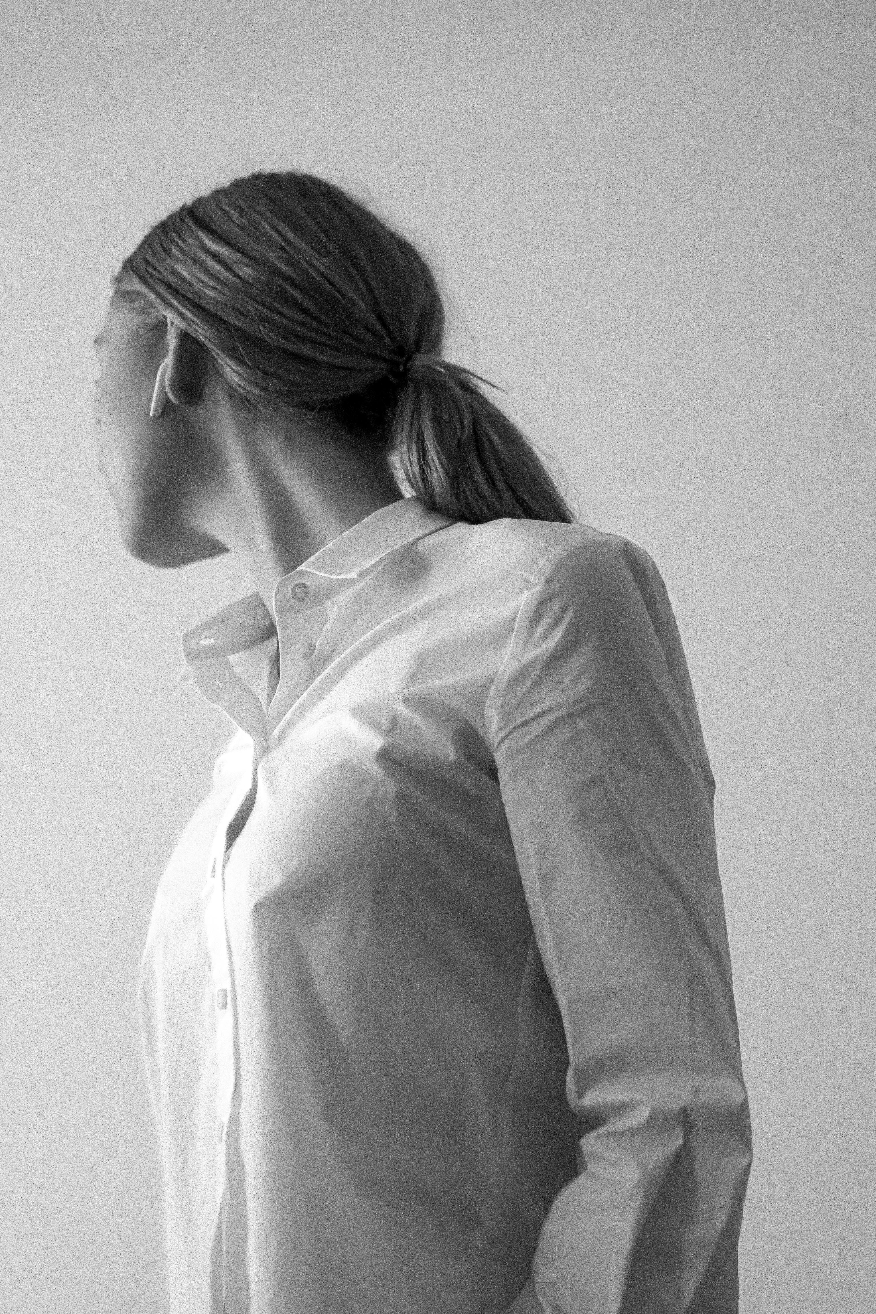 De franc Elegant Retrat D'una Dona En Blanc I Negre Foto d'estoc