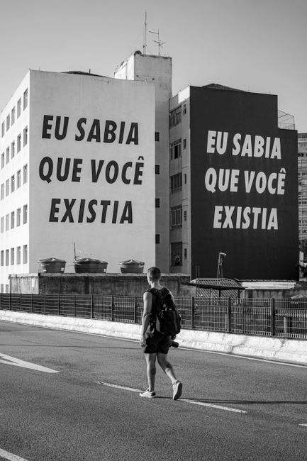 A Revolução Silenciosa: Por Que Jovens Estão Trocando Smartphones por 'Dumbphones' e Como Isso Pode Salvar Sua Saúde Mental