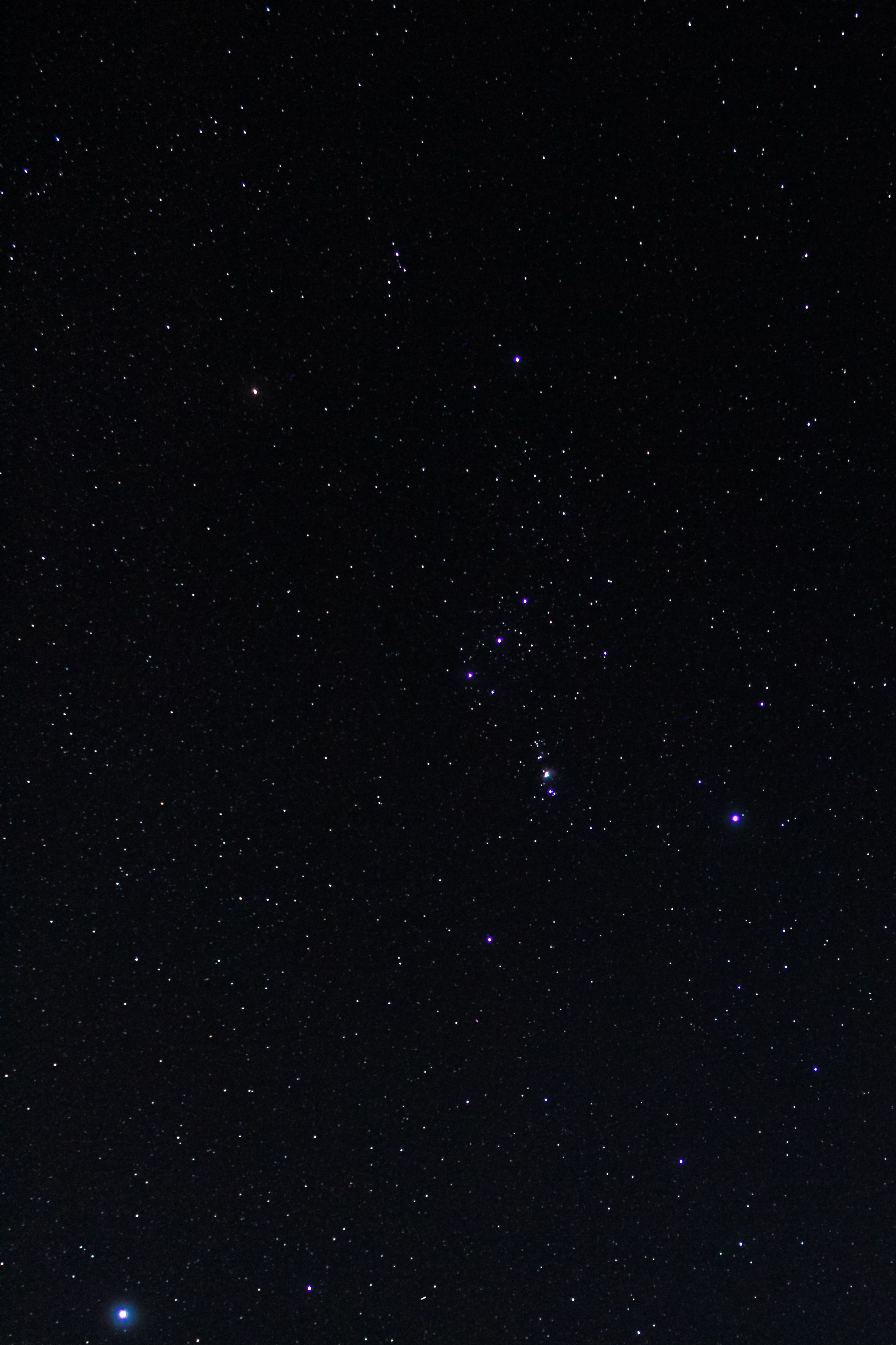 Langit Malam Berbintang Menampilkan Konstelasi Orion · Foto Stok Gratis