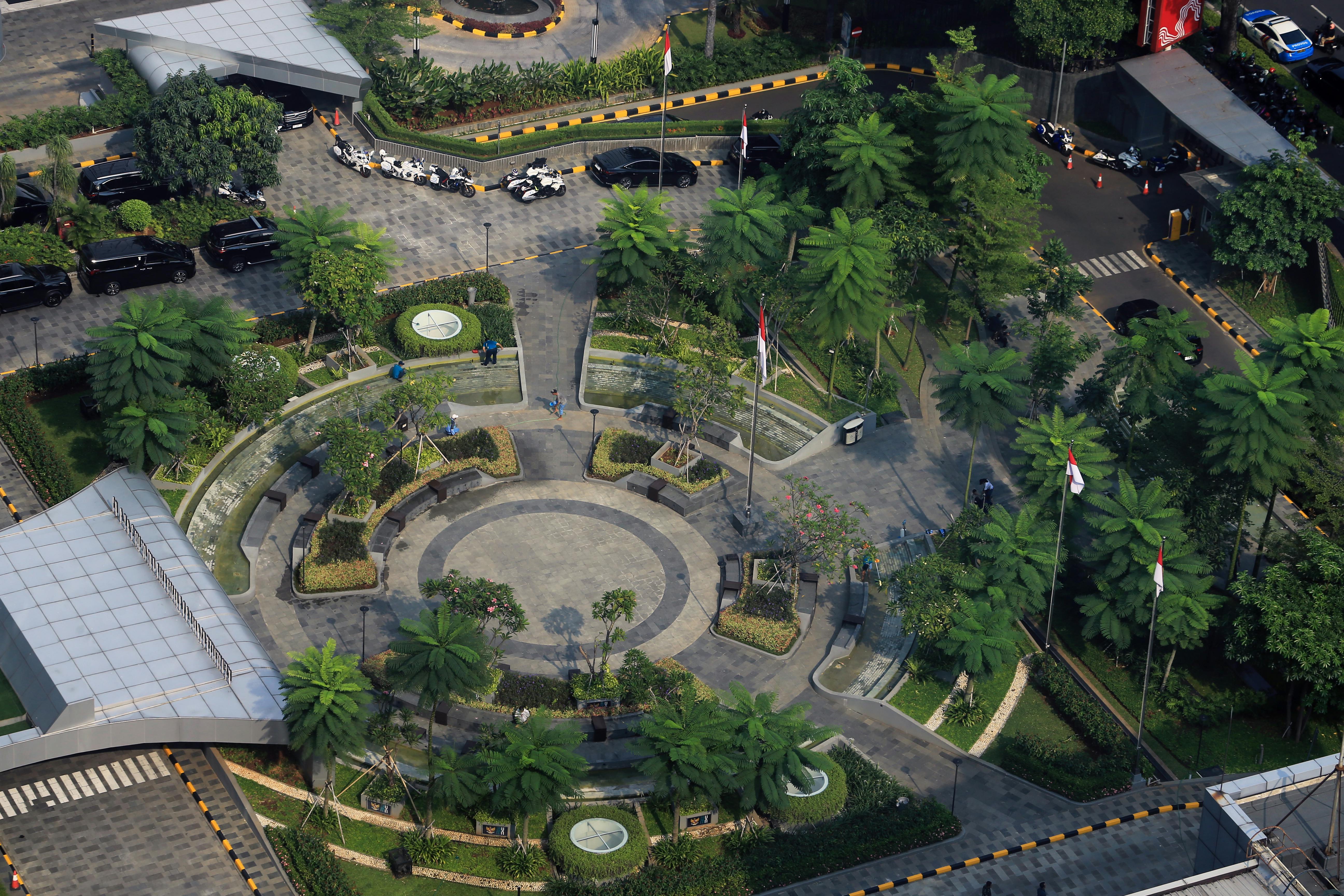 Integrating urban design and clean energy for better city LIFE — Photo by Jeffry Surianto on Pexels