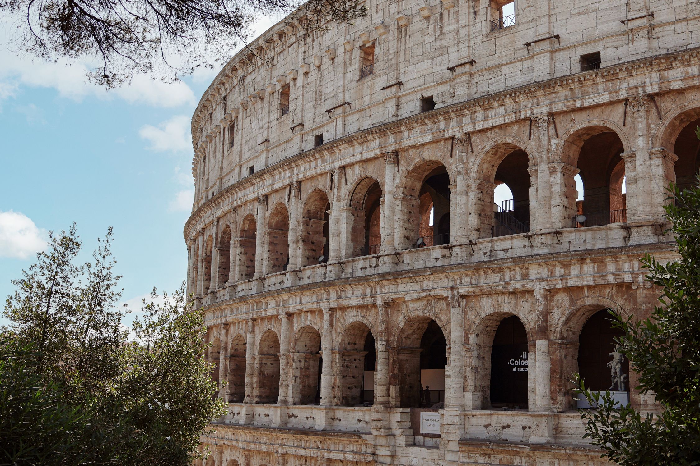 Colosseum in Rome: Iconic Roman Architecture · Free Stock Photo