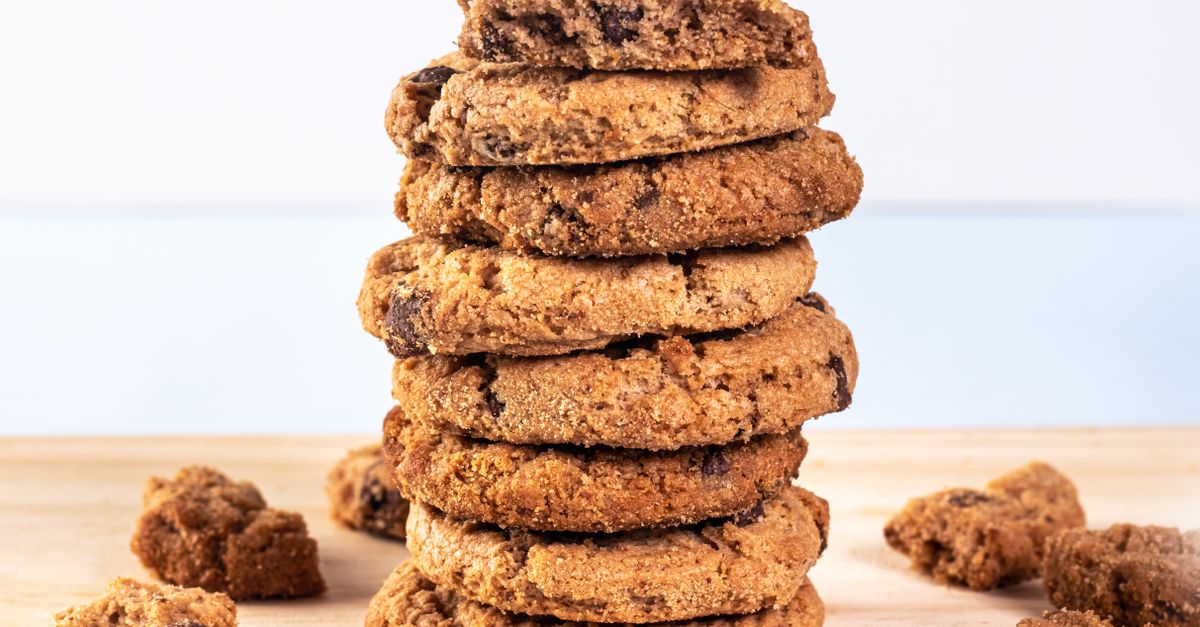 Why Your Homemade Cookies Are Dry and Crumbly (And the Simple Shifts That Guarantee Chewy Perfection)