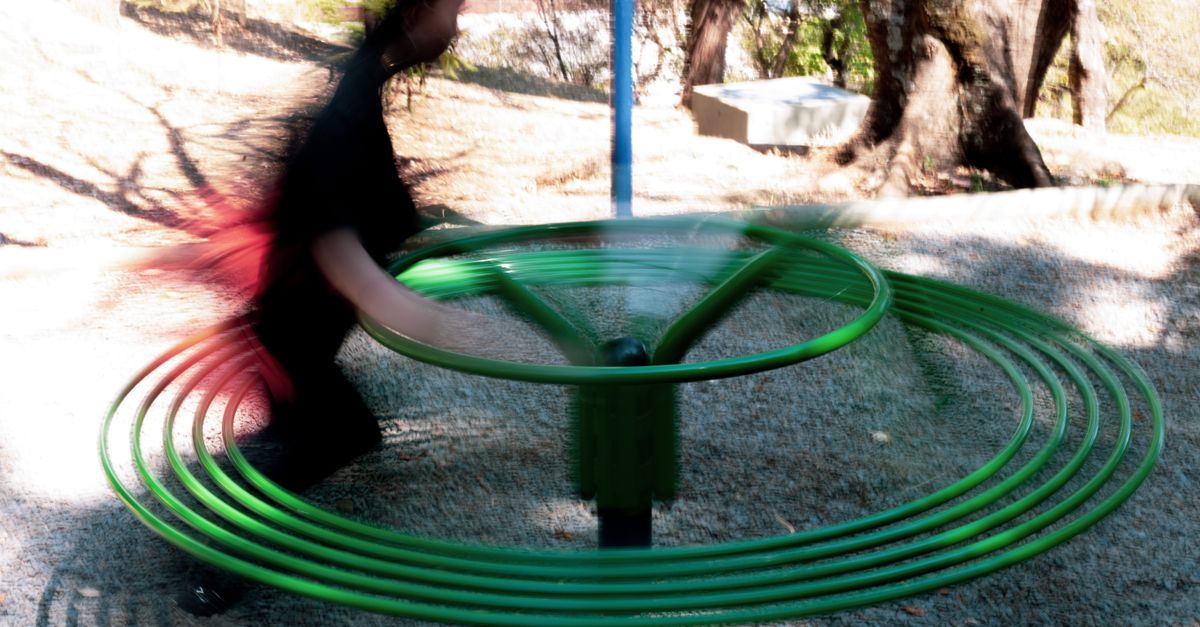 Comment l’enfance forge un attachement évitant chez l’adulte
