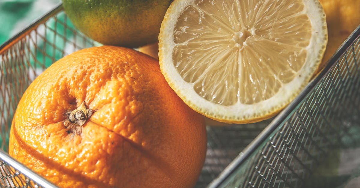 How to cut an orange slice for a cocktail
