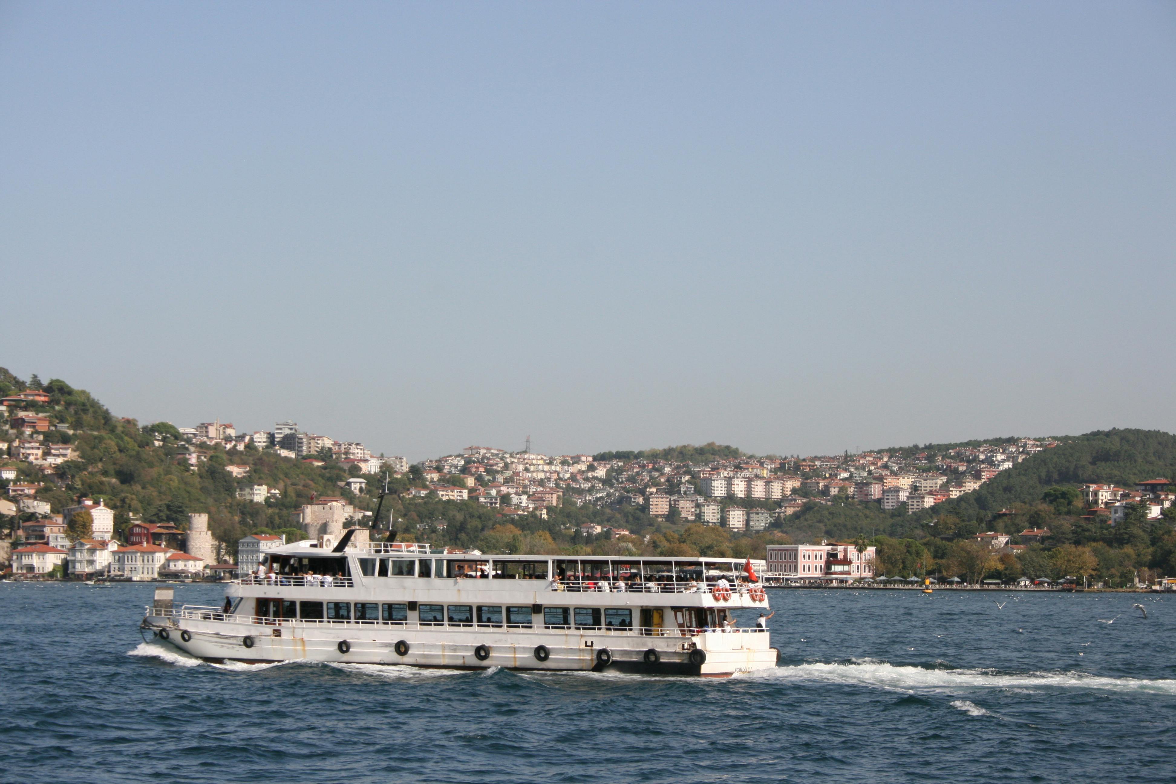 free-photo-of-scenic-boat-tour-on-the-bosphorus-strait.jpeg