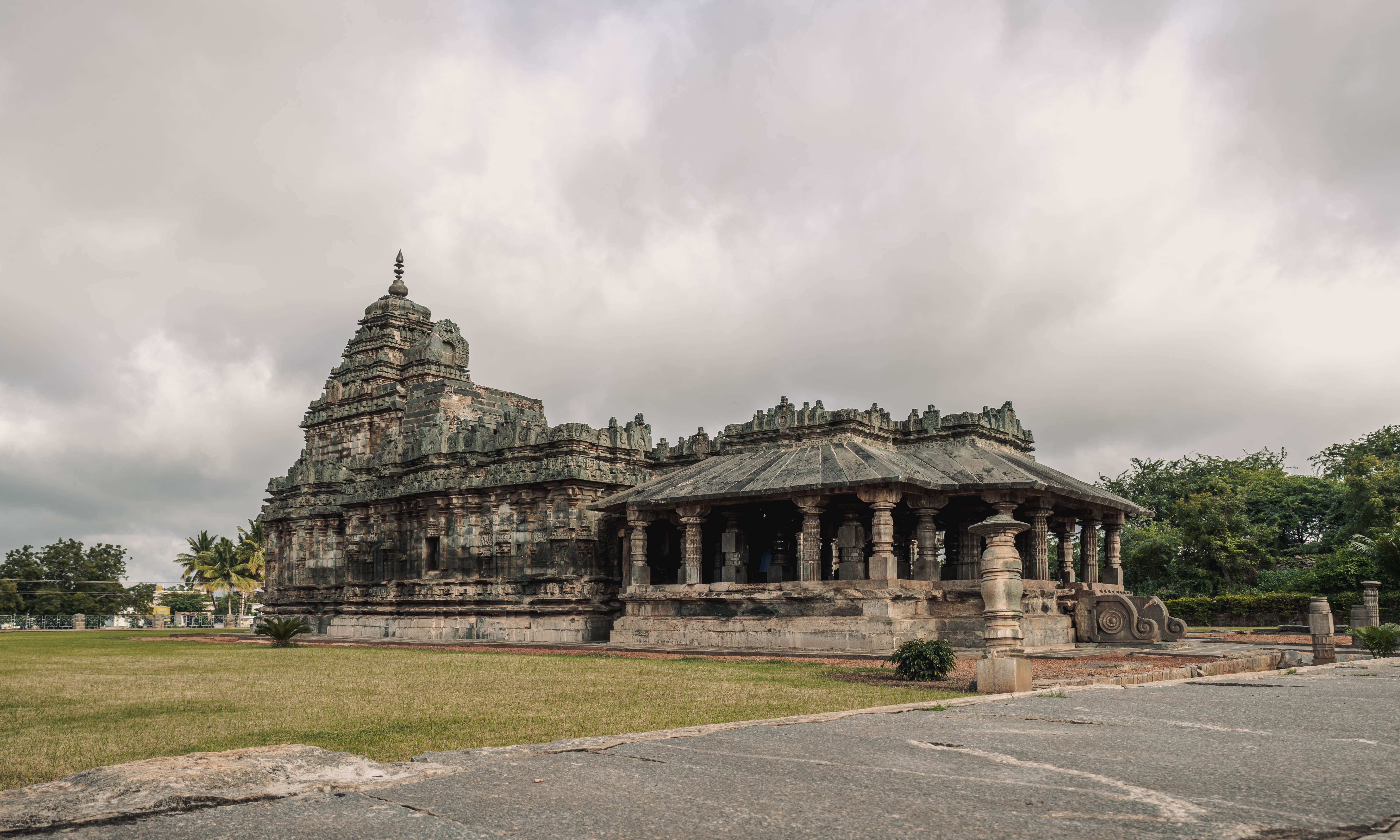 Where to Eat in Vijayapura: Local Food Guide