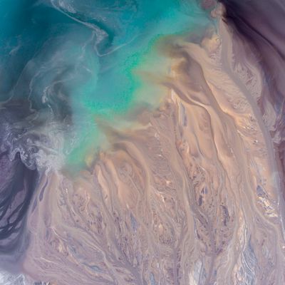 Abstract cover art by Curioso Photography on Pexels
