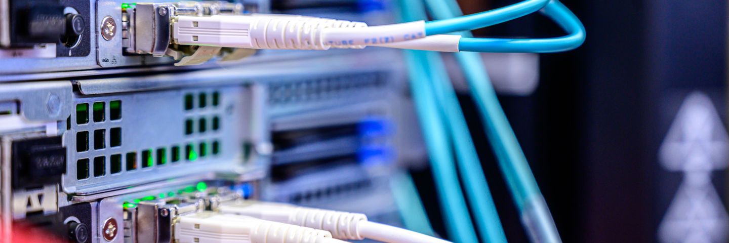 データセンターのサーバー設備のイメージ写真