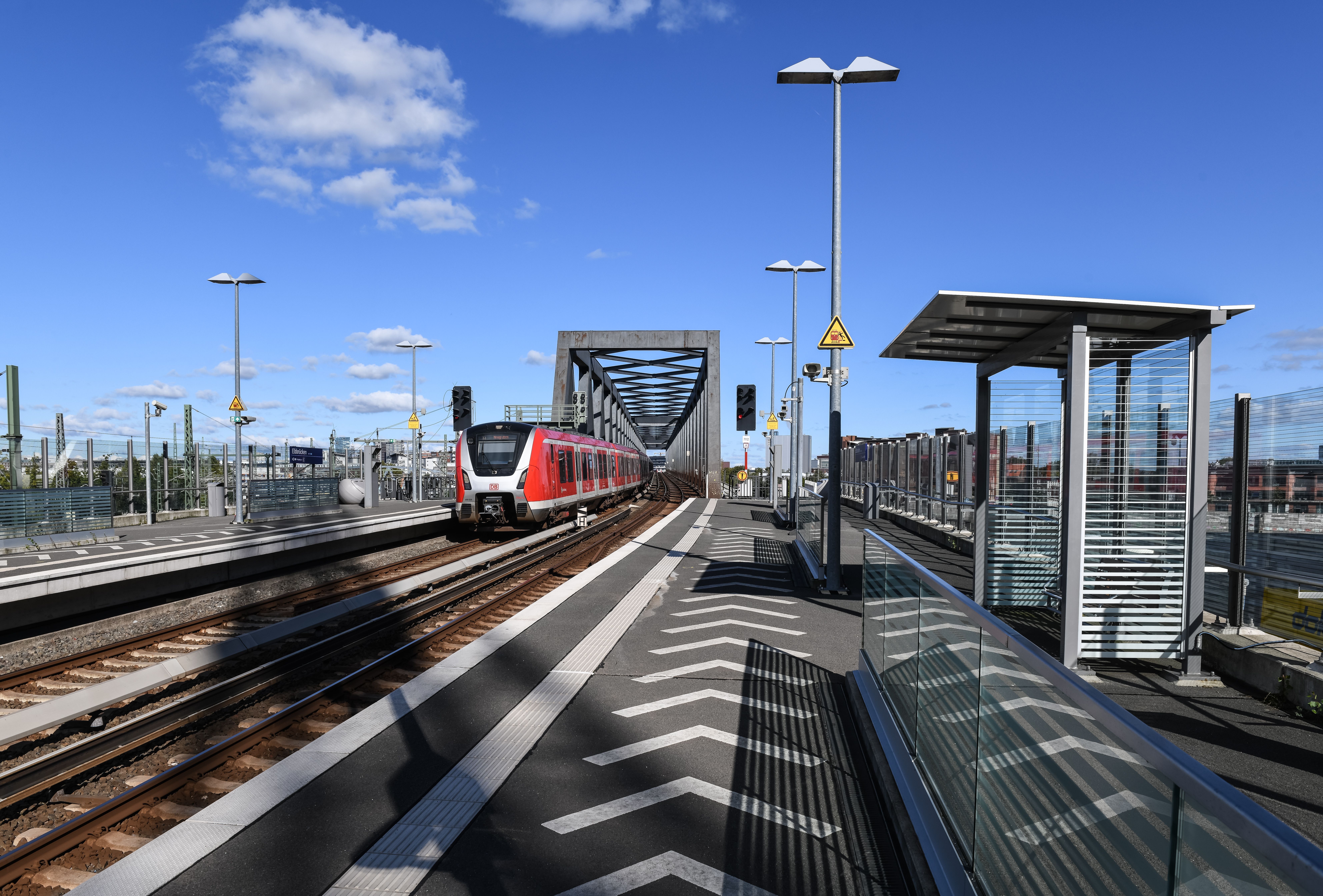 London Bridge Fire Causes Major Rail Disruption