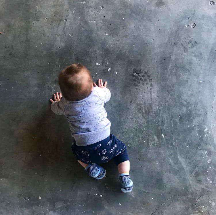 Free stock photo of baby, crawling, floor