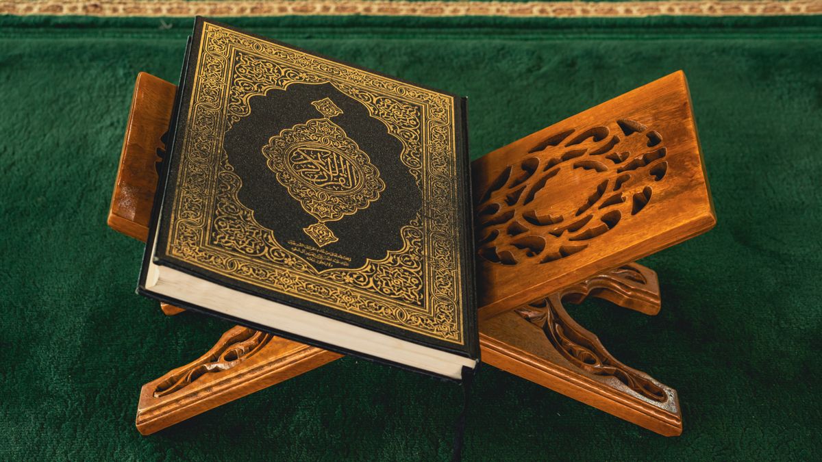 What Is an Ijazah in Quran? Types, Sanad and How to Get One