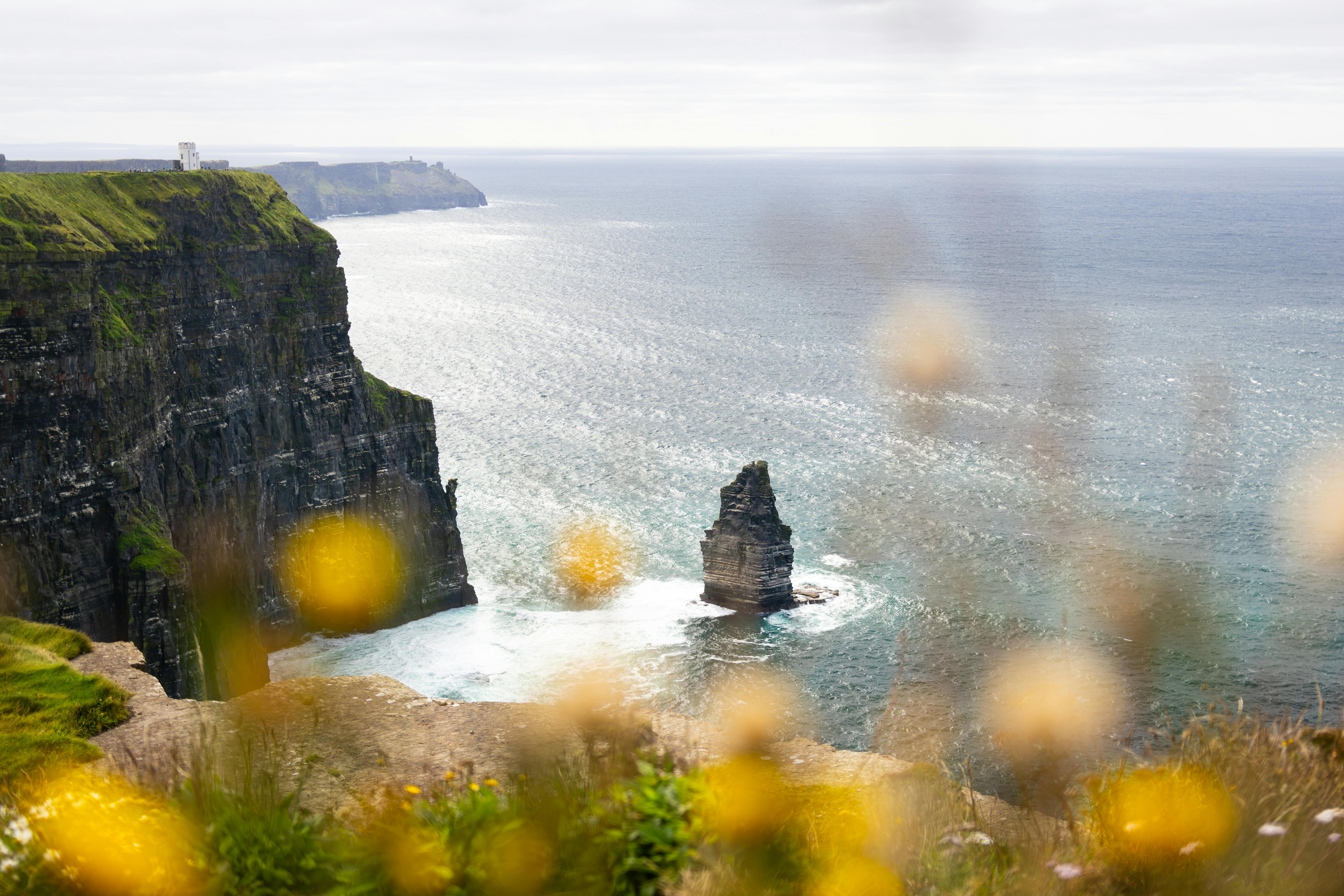 Top tips to visit Ireland on a budget — Photo by Florian Süß on Pexels