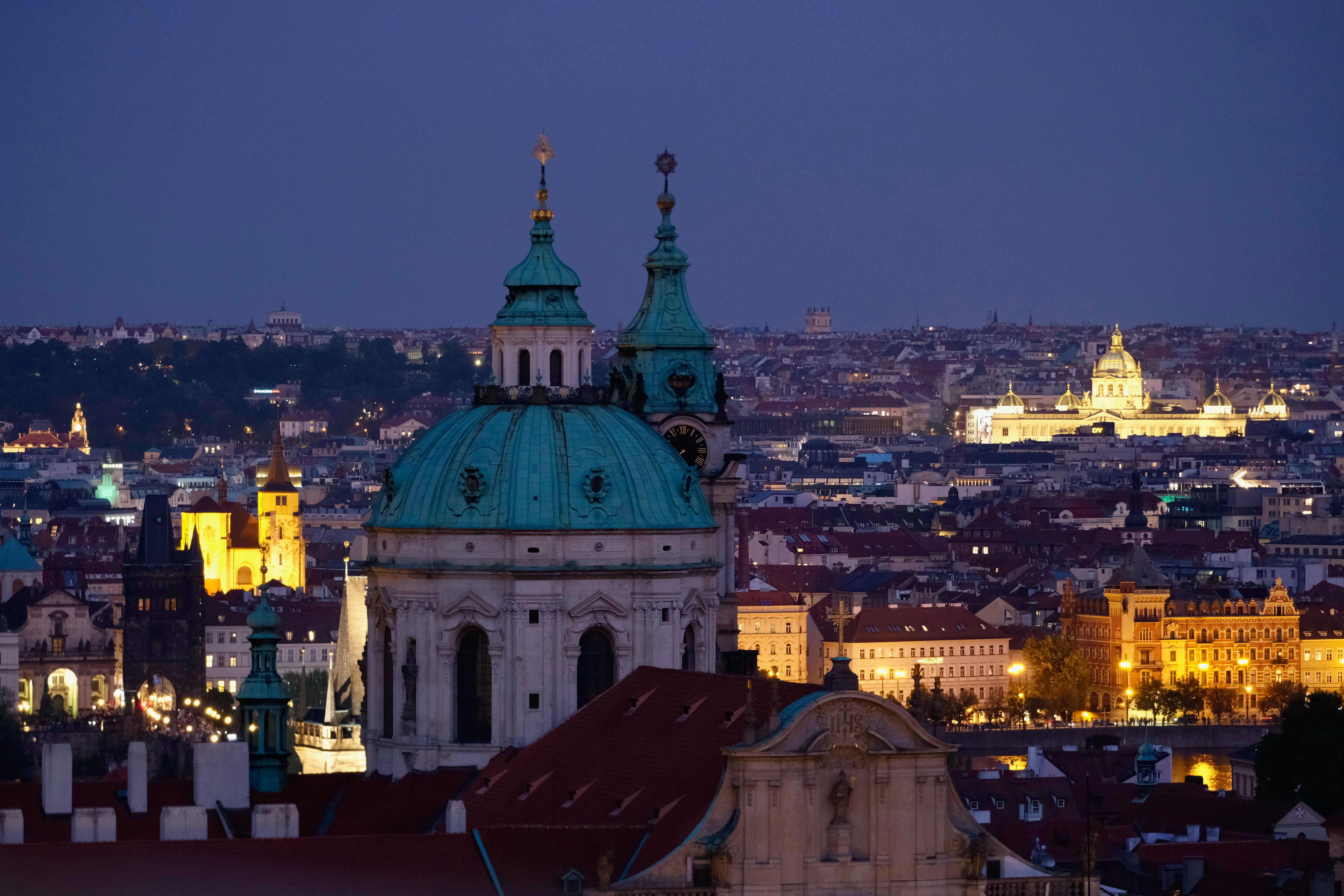 La bestia cuadrúpeda de los tejados de Praga