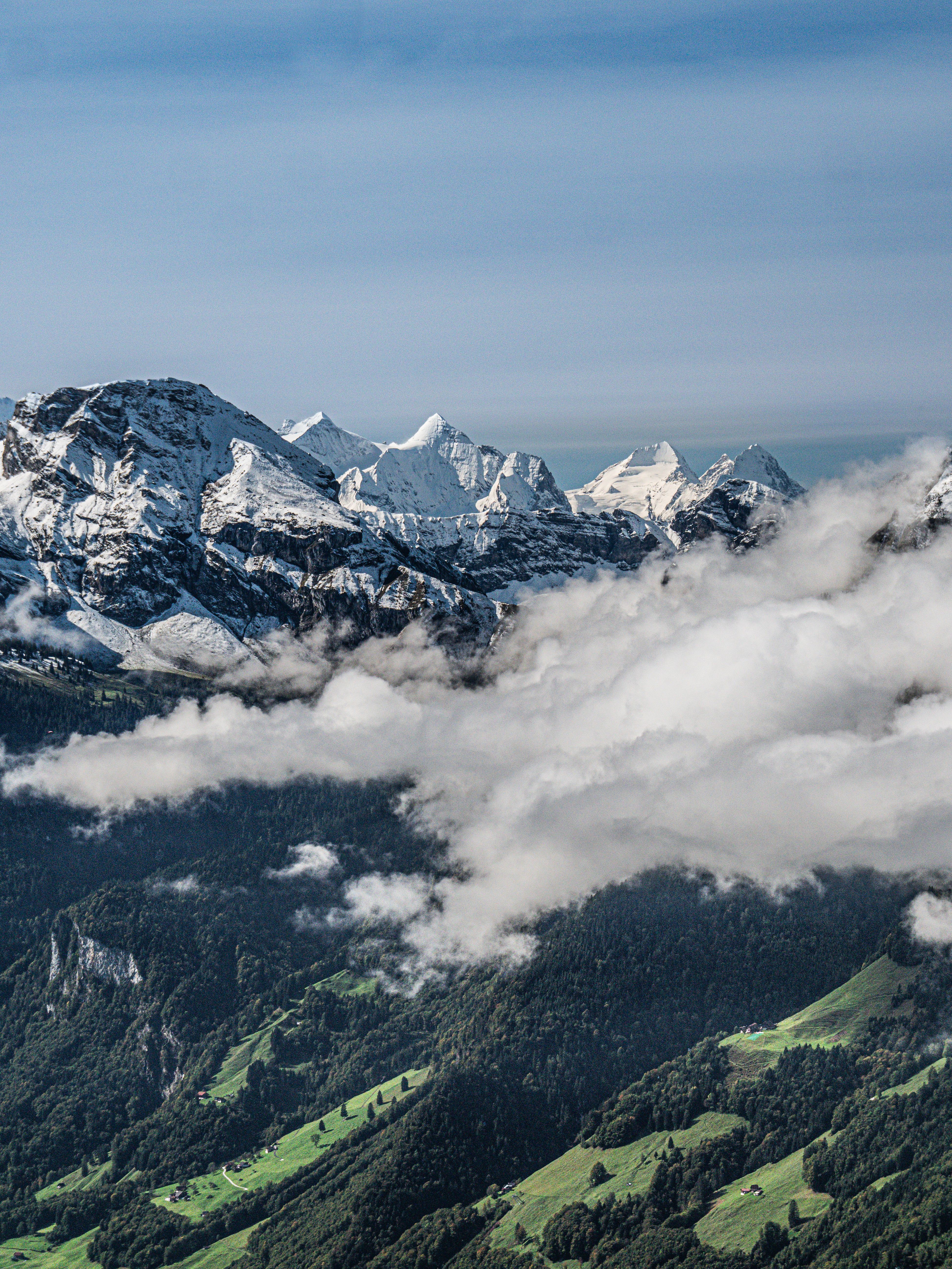 Breathtaking Mountain Landscape with Snow-Capped Peaks · Free Stock Photo