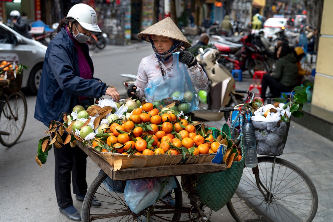 Femme Vendant Des Fruits