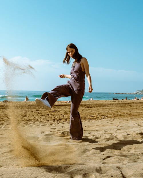 Foto d'estoc gratuïta de a l'aire lliure, a la vora de l'oceà, adult