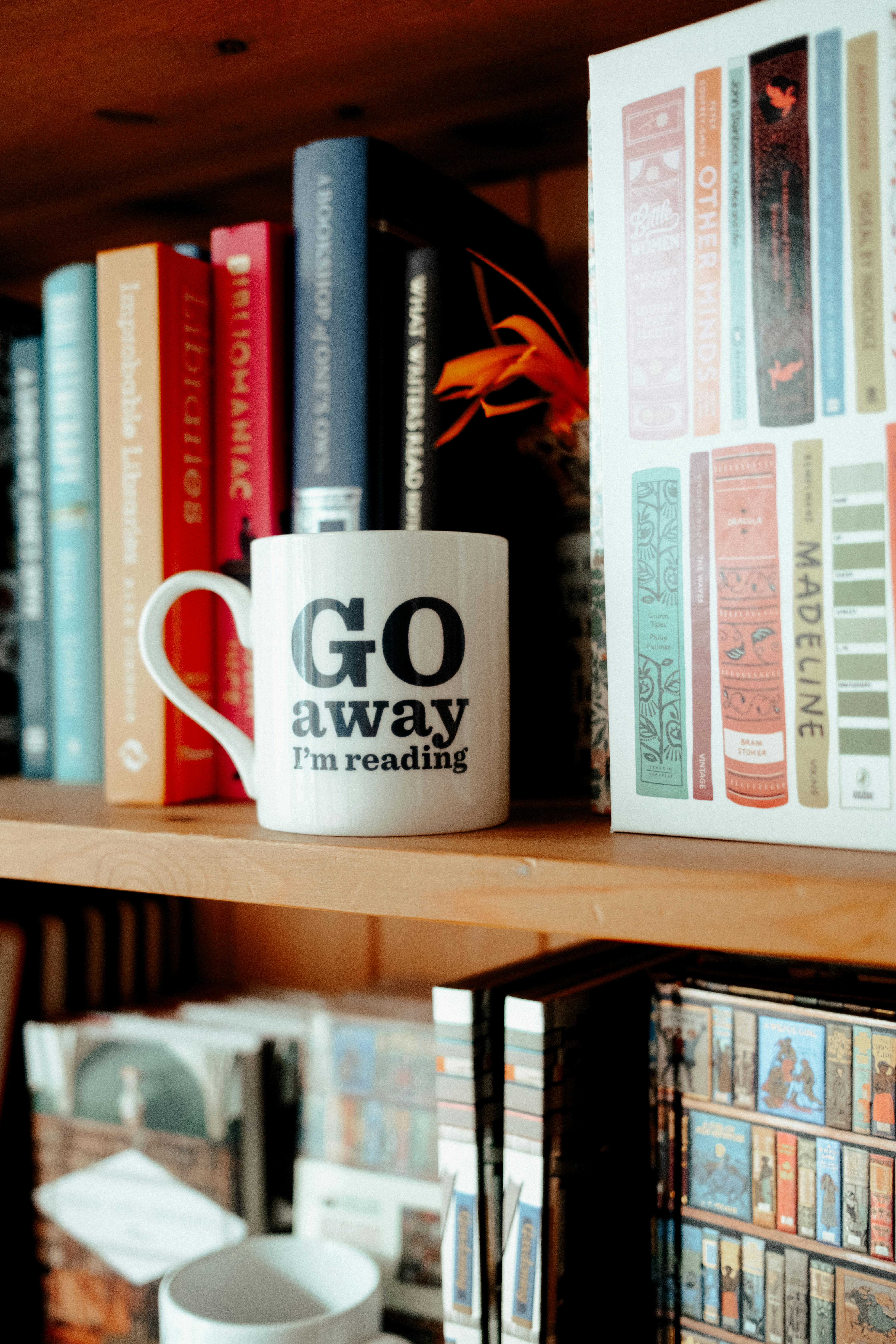 Gratuit Raft Confortabil Cu O Cană Plină De Umor Fotografie de stoc