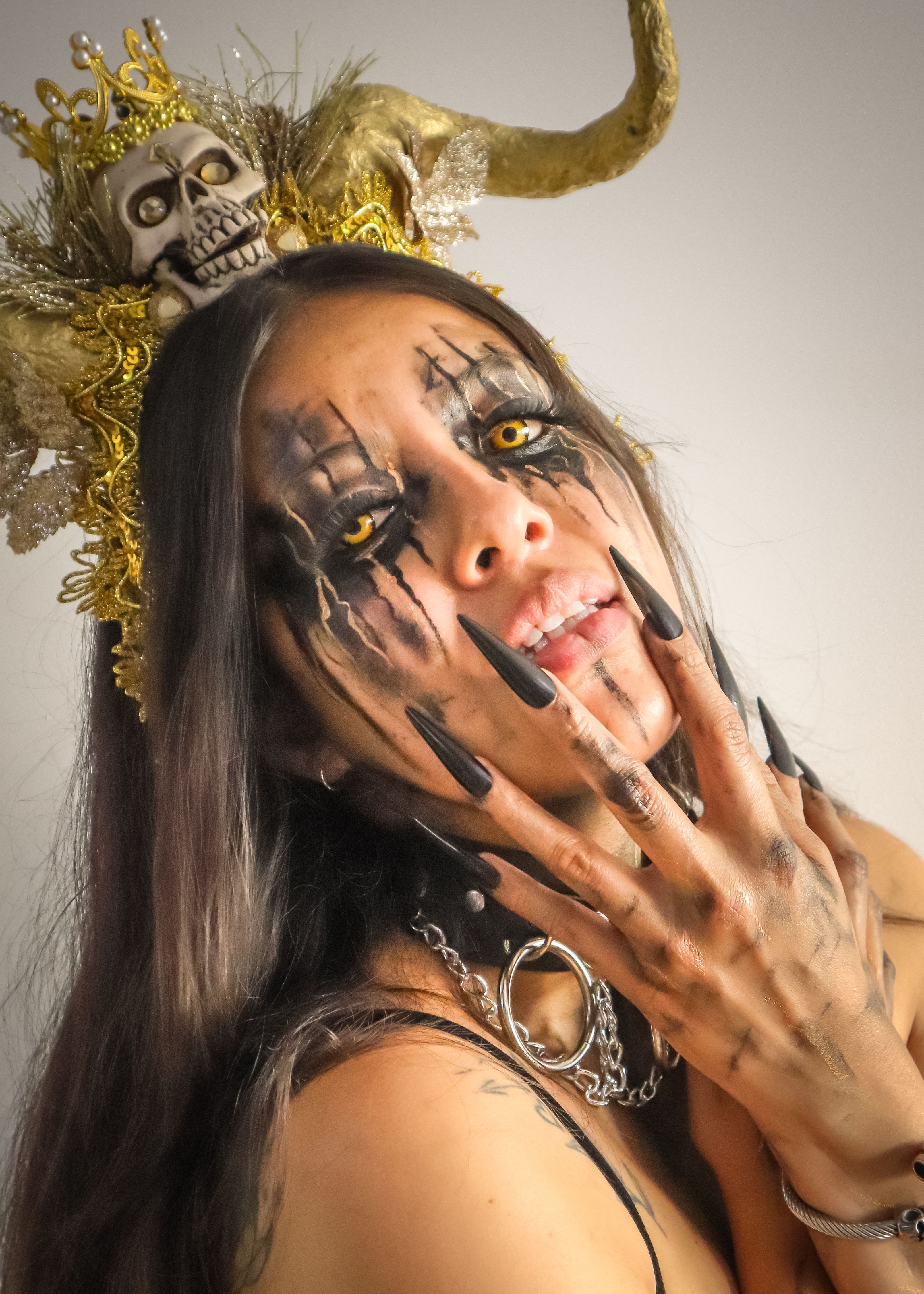 Disfraz De Diablo Para Mujer Halloween - Capa De Terciopelo Con Capucha, Tocado De Cuernos Y Collar De Encaje