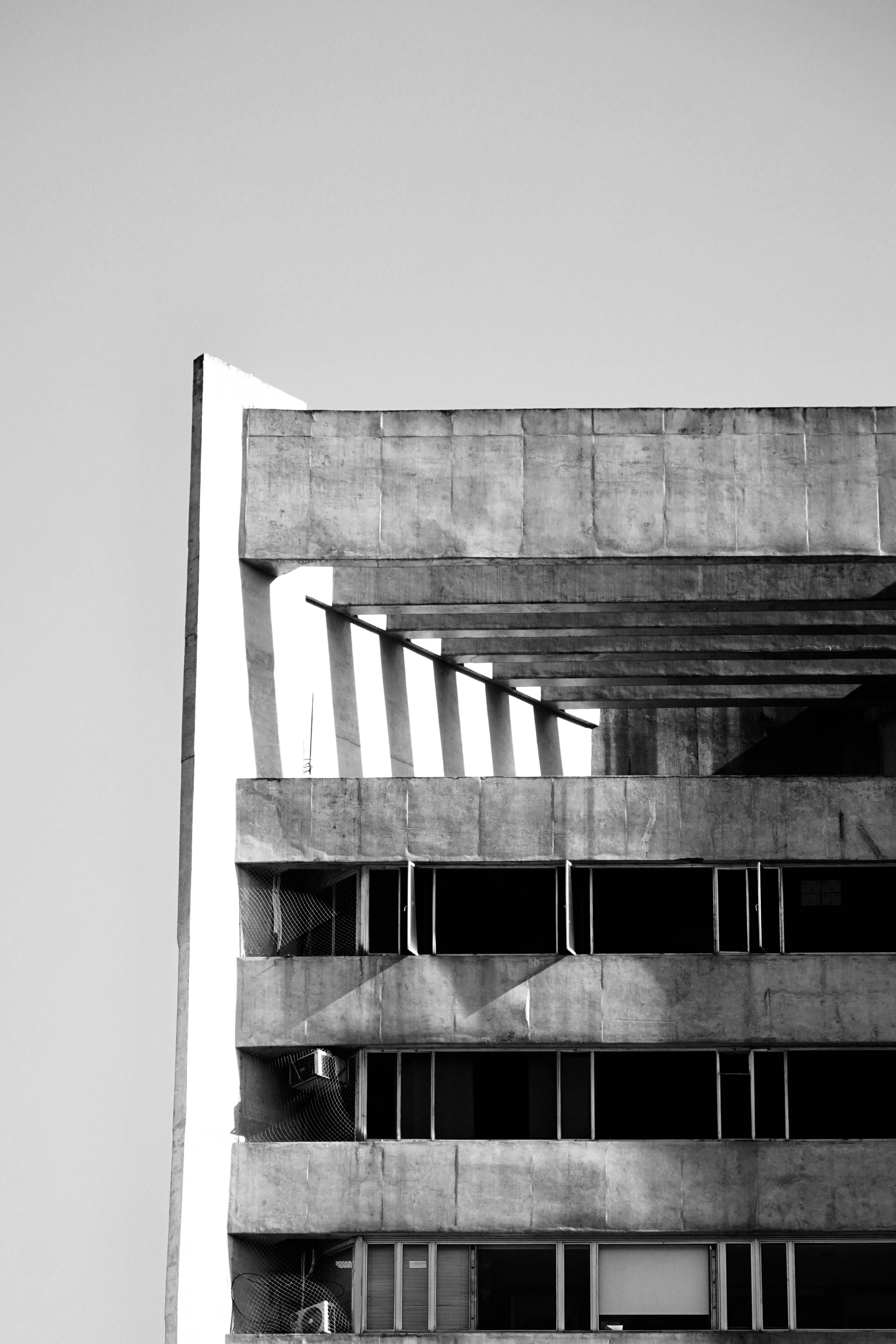 Zadarmo Moderná Brutalistická Architektúra V čiernej A Bielej Fotka z fotobanky