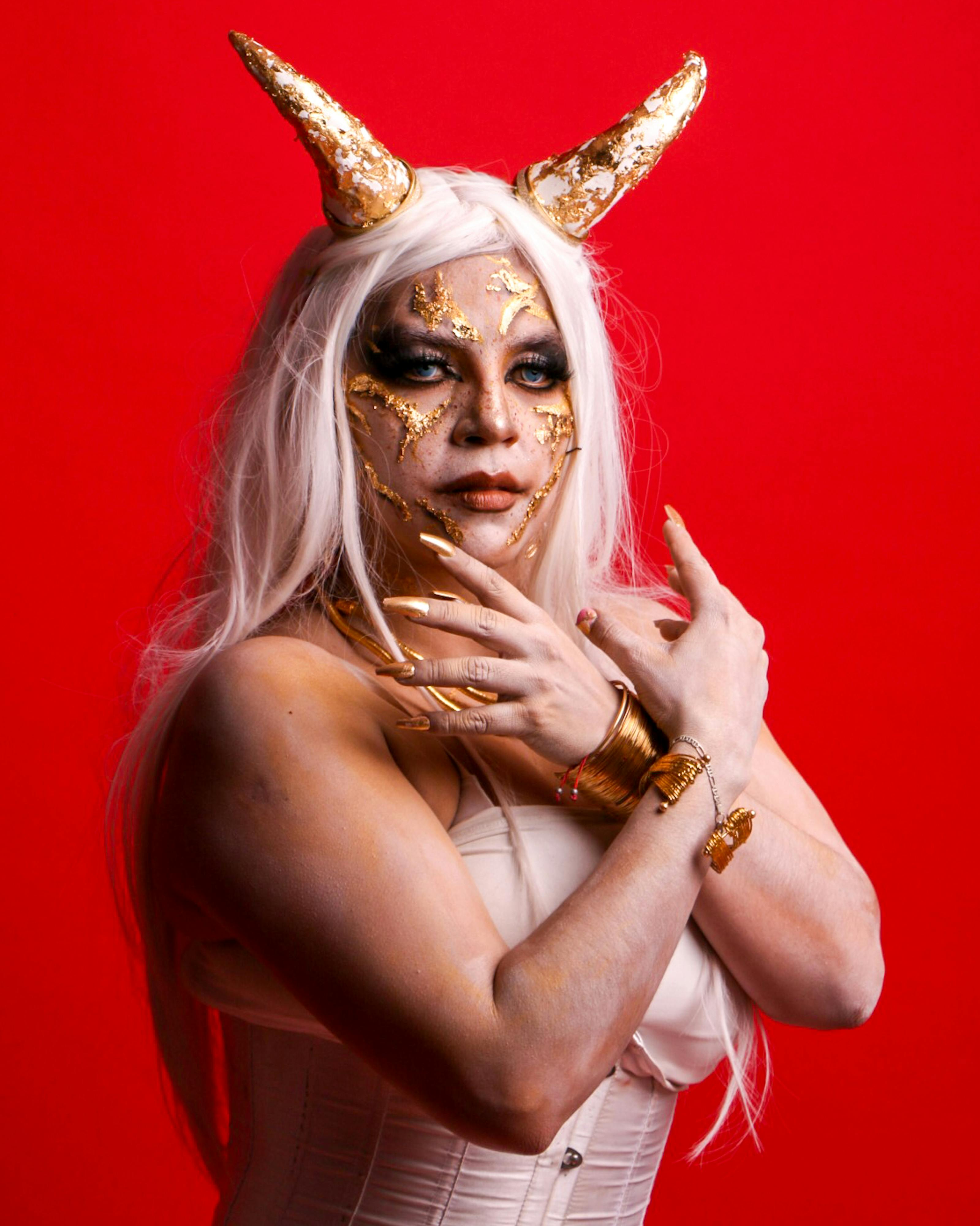 Kostenlos Markantes Fantasy Portrait Mit Goldenen Akzenten Stock-Foto