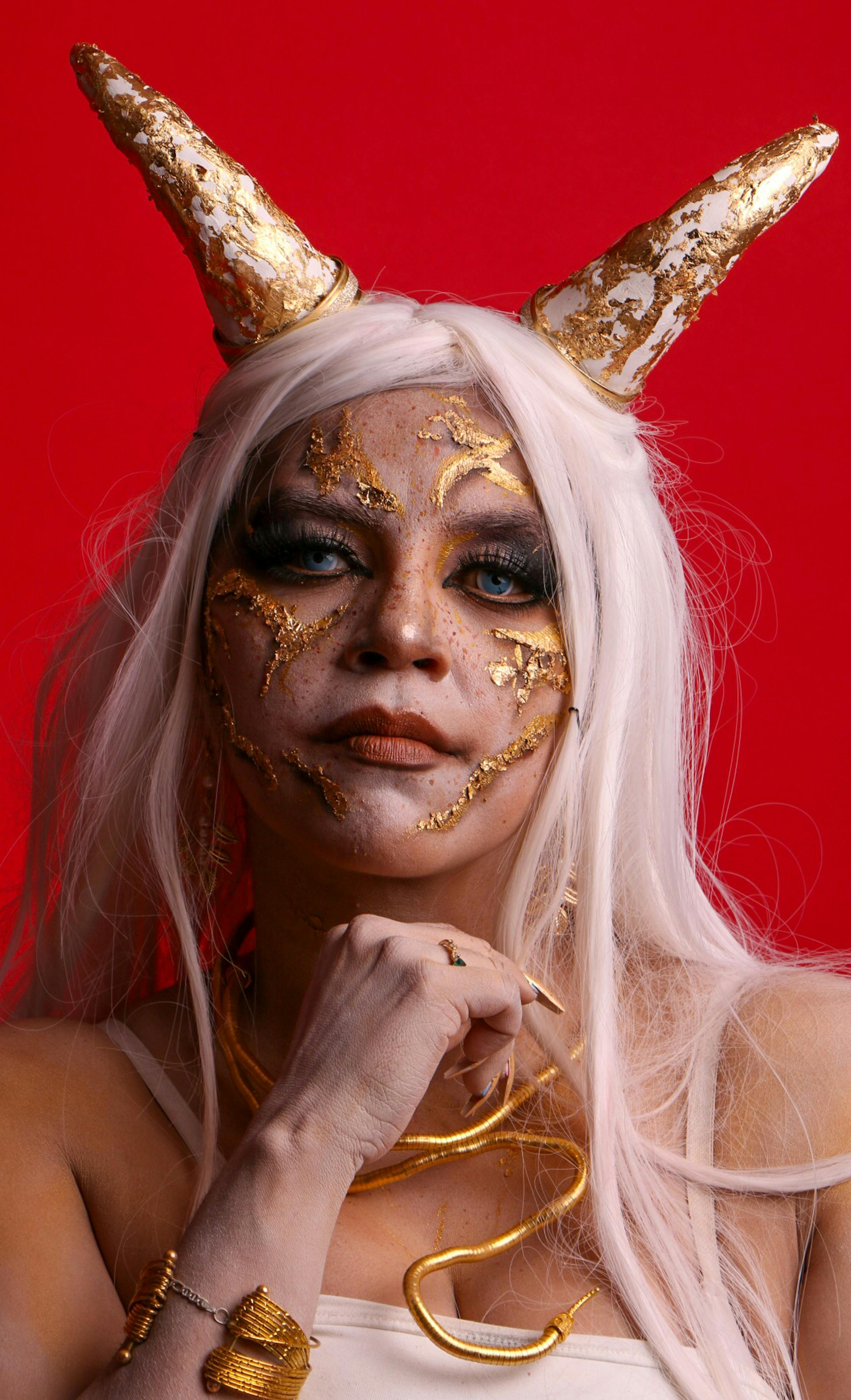 Gratuit Portrait à Thème Fantastique Avec Des Cornes Dorées Photos
