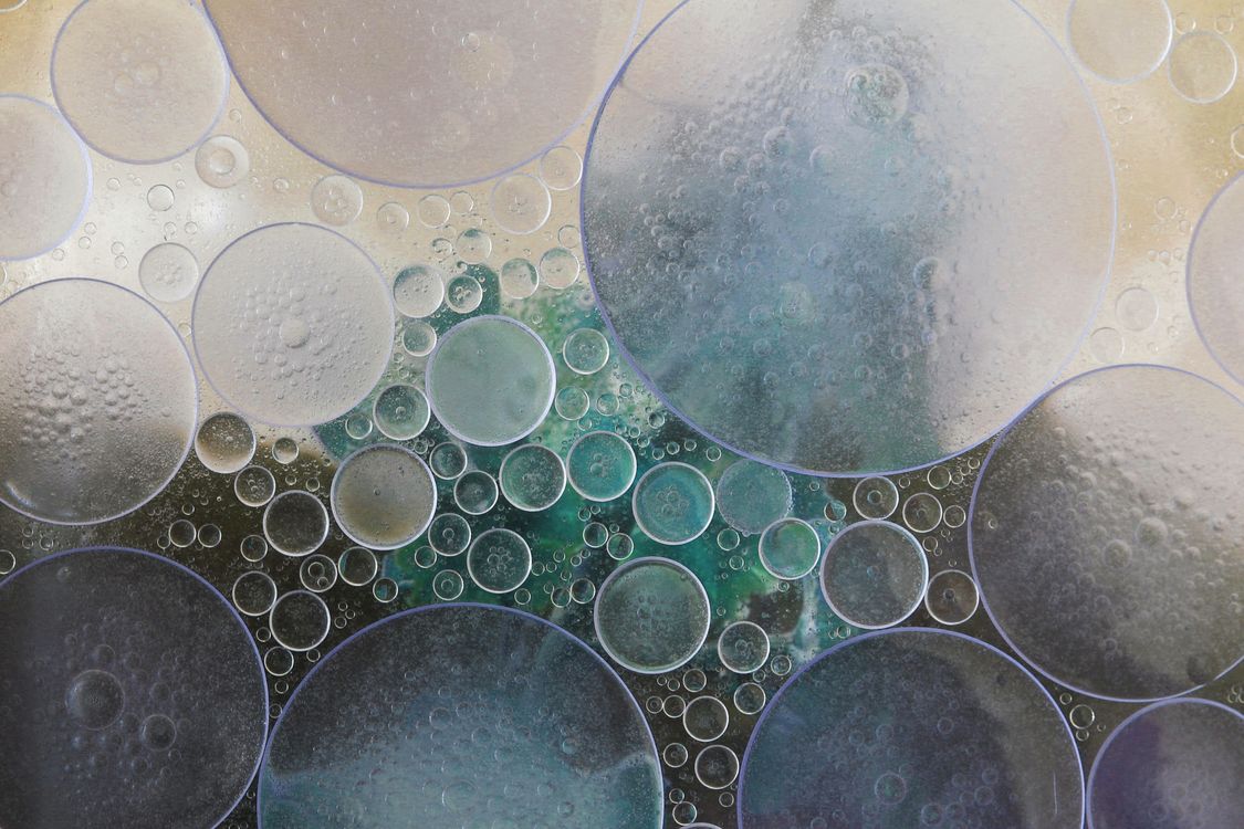 Abstract Texture of Bubbles in Liquid · Free Stock Photo