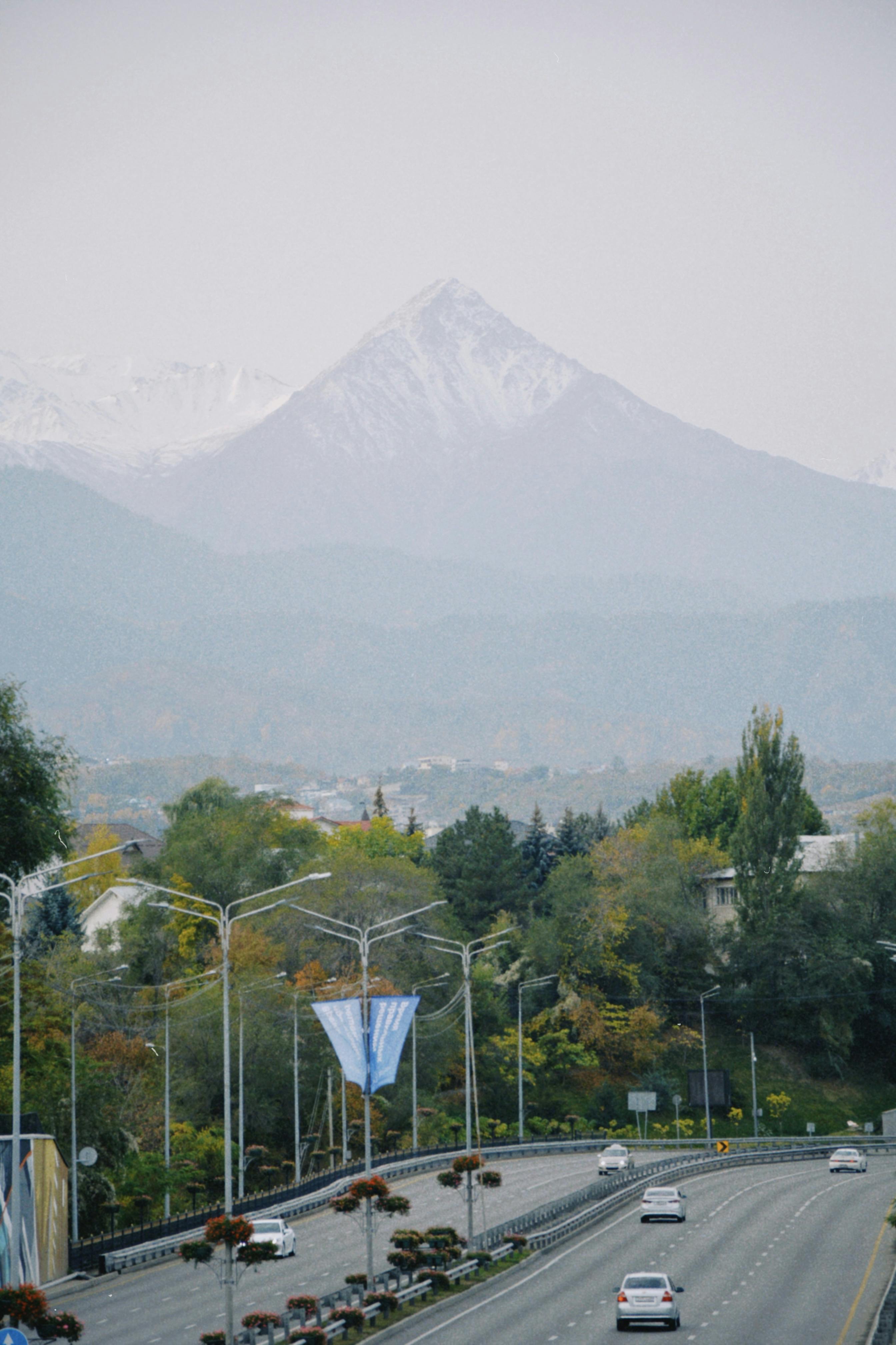 Tian Shan, aktivitas wisata
