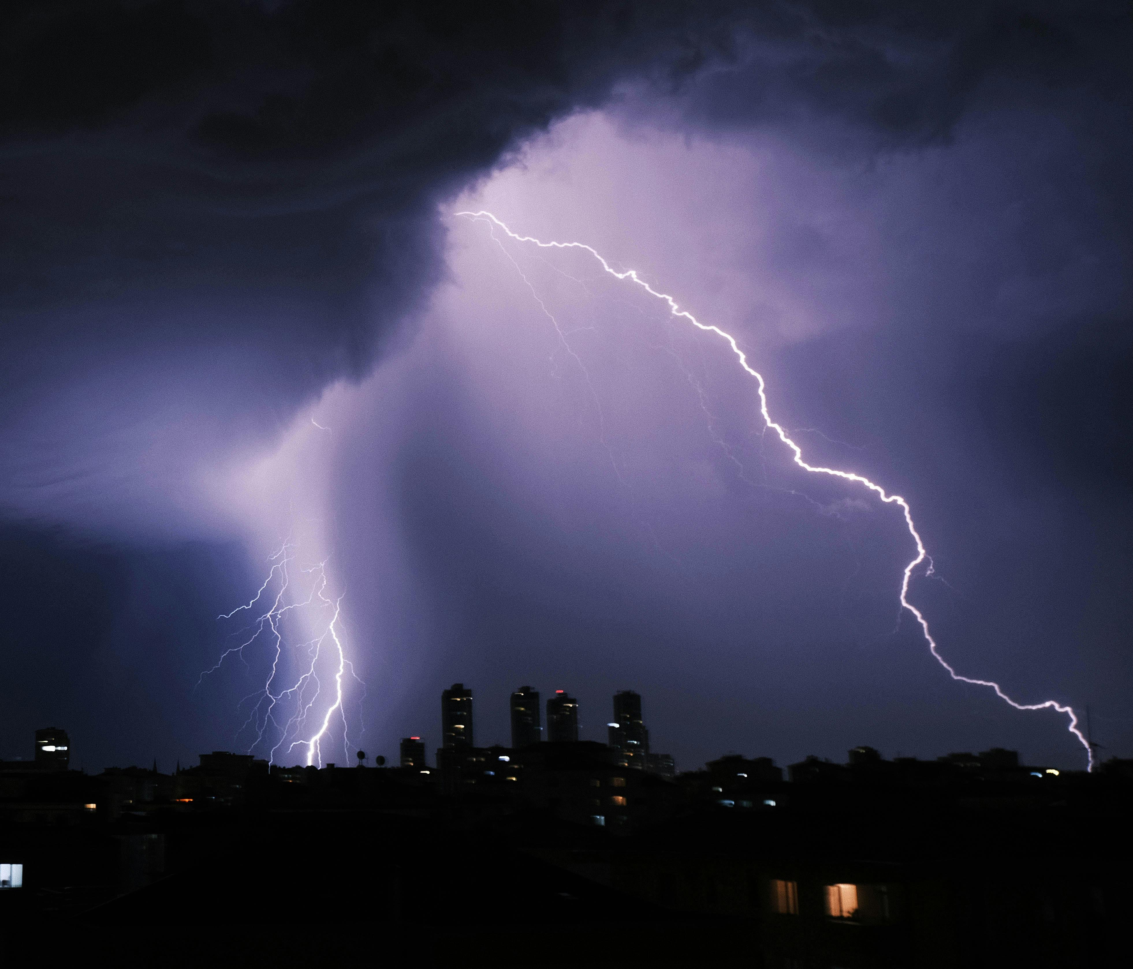 What to know about insurance claims as storm season hits Wisconsin — Photo by emre varışlı on Pexels