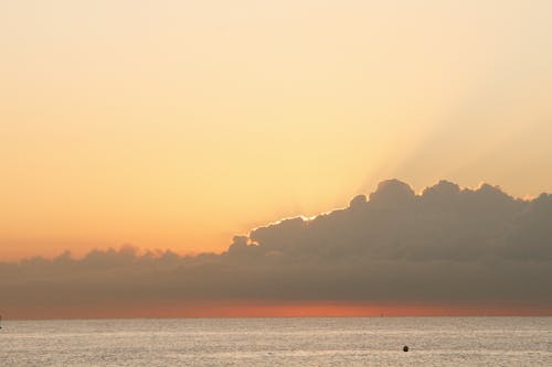 オレンジ色の空, ゴールデンアワー, シースケープの無料の写真素材