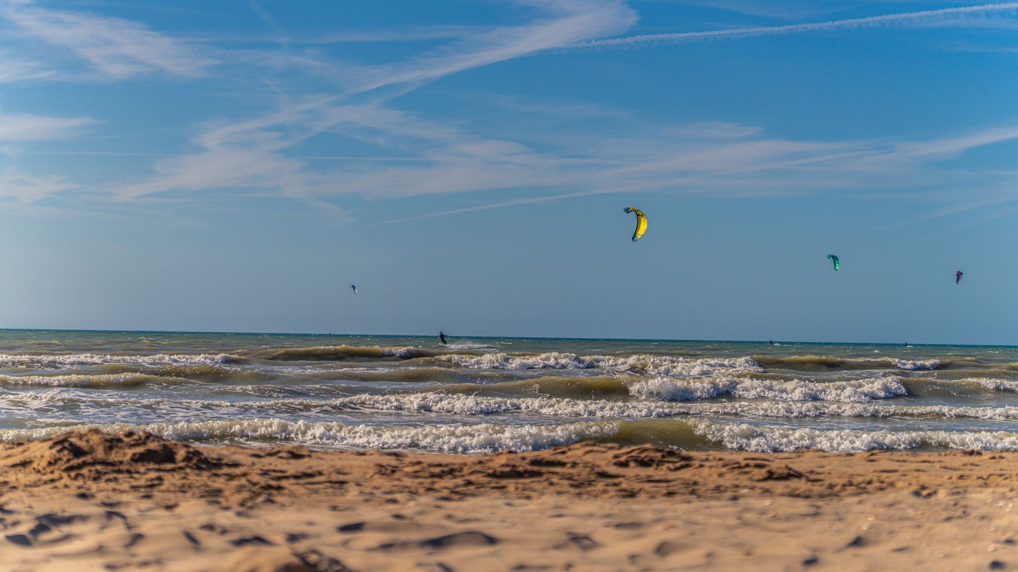 Kitesurfer overleden na windvlaag bij Rockanje