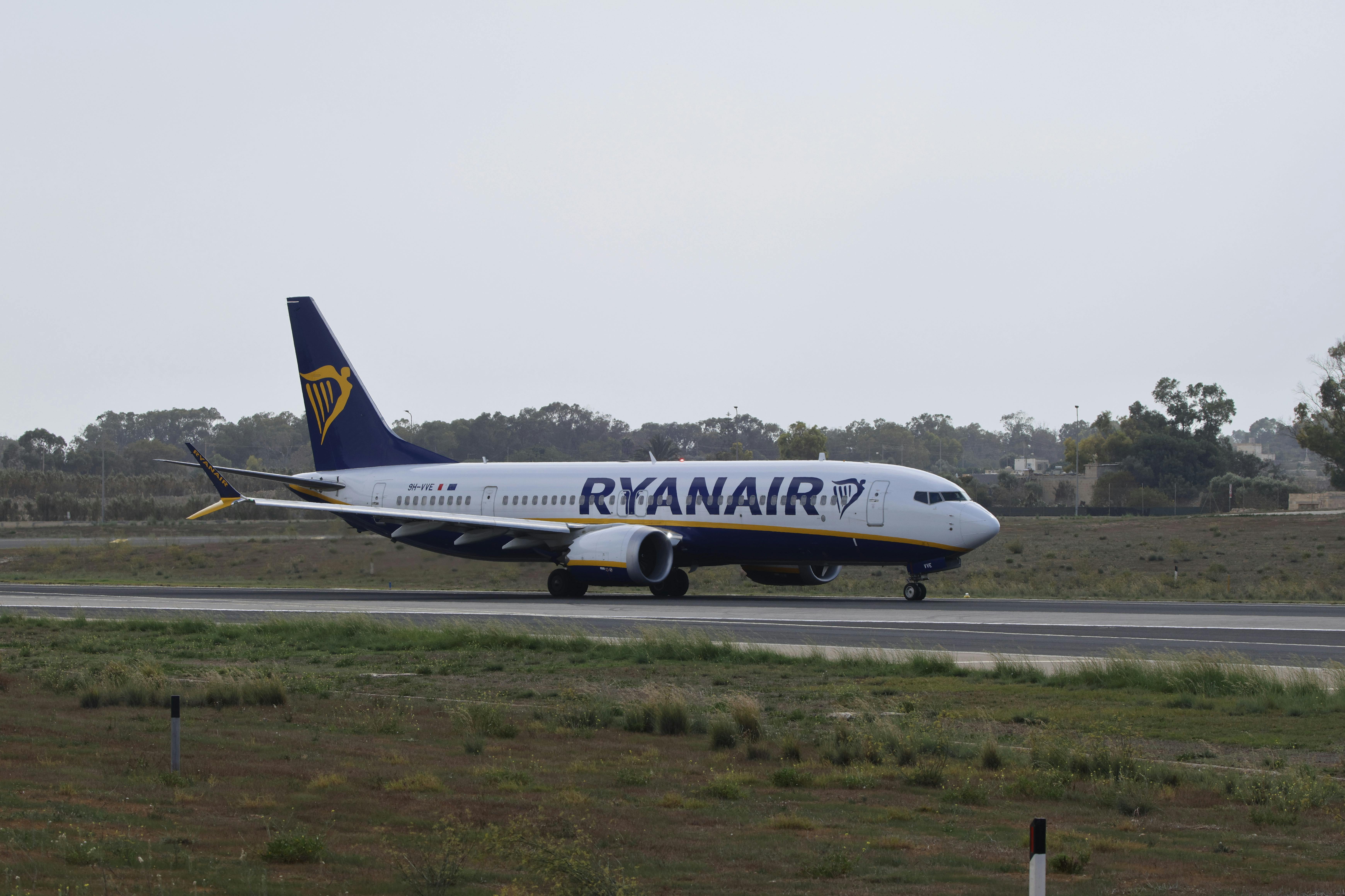 10 Best Budget Airlines Dominating Travel in the World in 2026 — Photo by Andrew Cutajar on Pexels