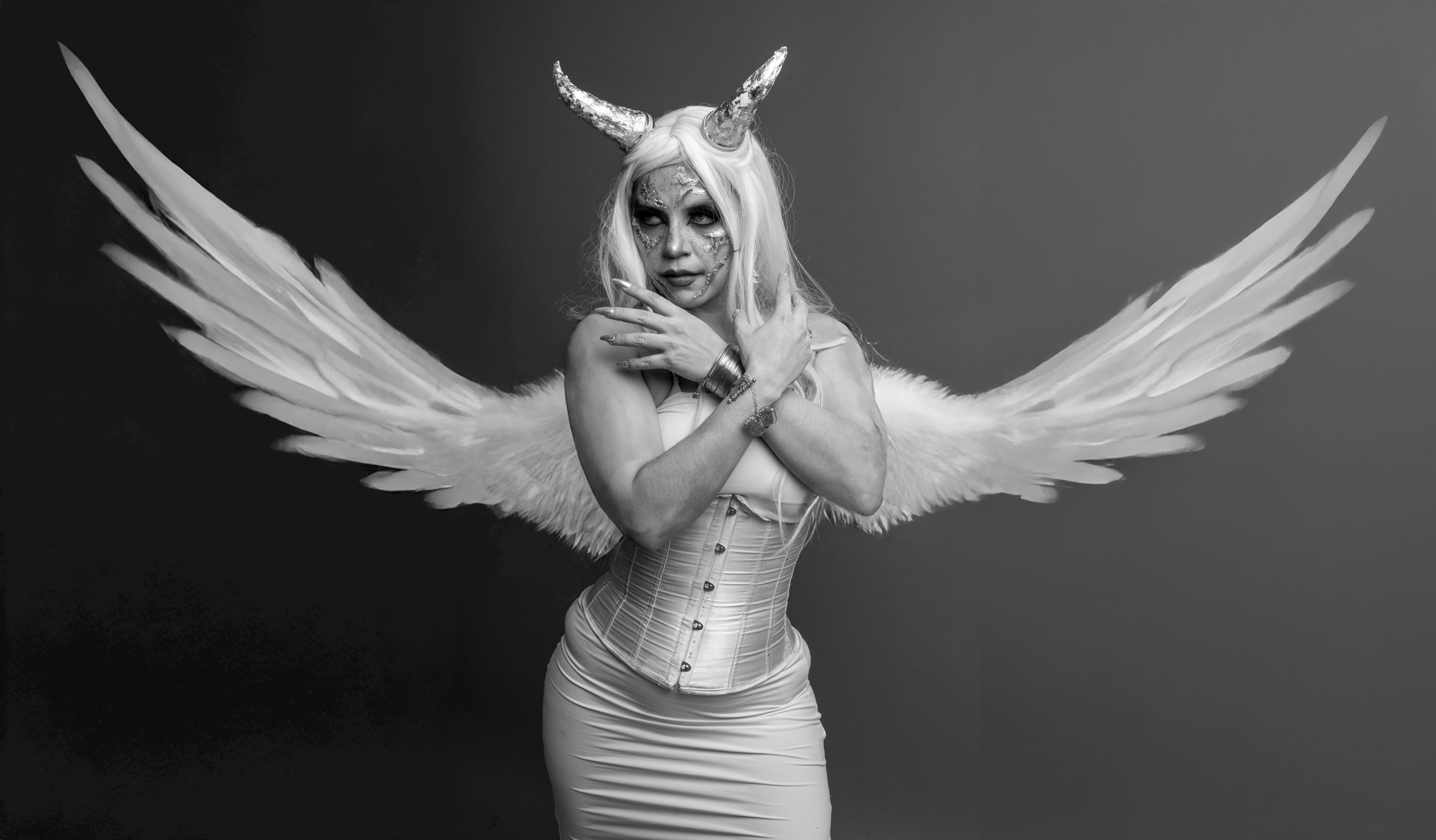 Gratuit Portrait D'ange Fantastique Avec Des Ailes Et Des Cornes Photos