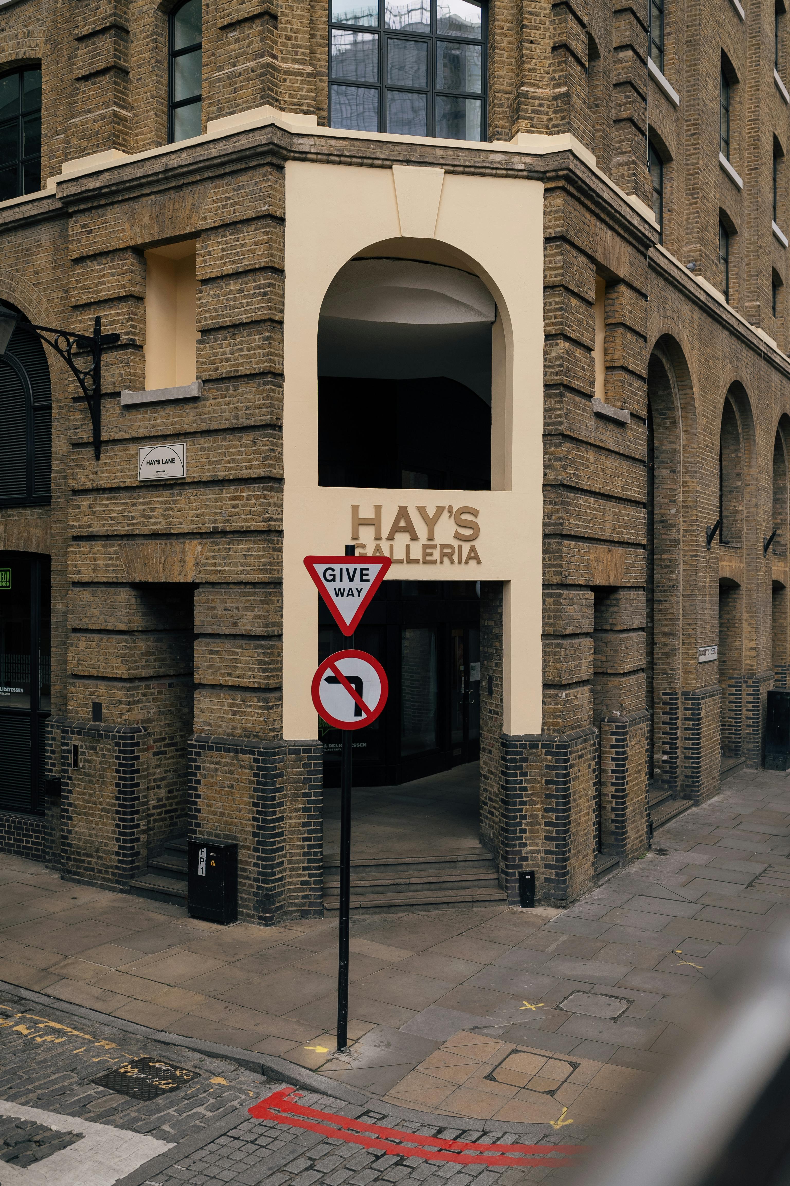 London Hay's Galleria: Discover Hidden Gems and Unique Shopping Delights 4 Why London Hay's Galleria Should Be Your Next Destination for Unforgettable London Shopping