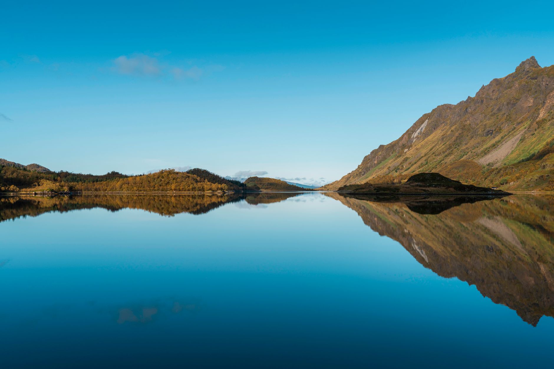Berge & Himmel in der Natur – Strahlendes Landschaftsfoto