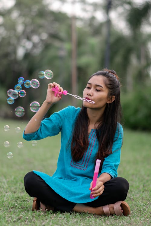 Free stock photo of air bubbles, asian girl, kurti