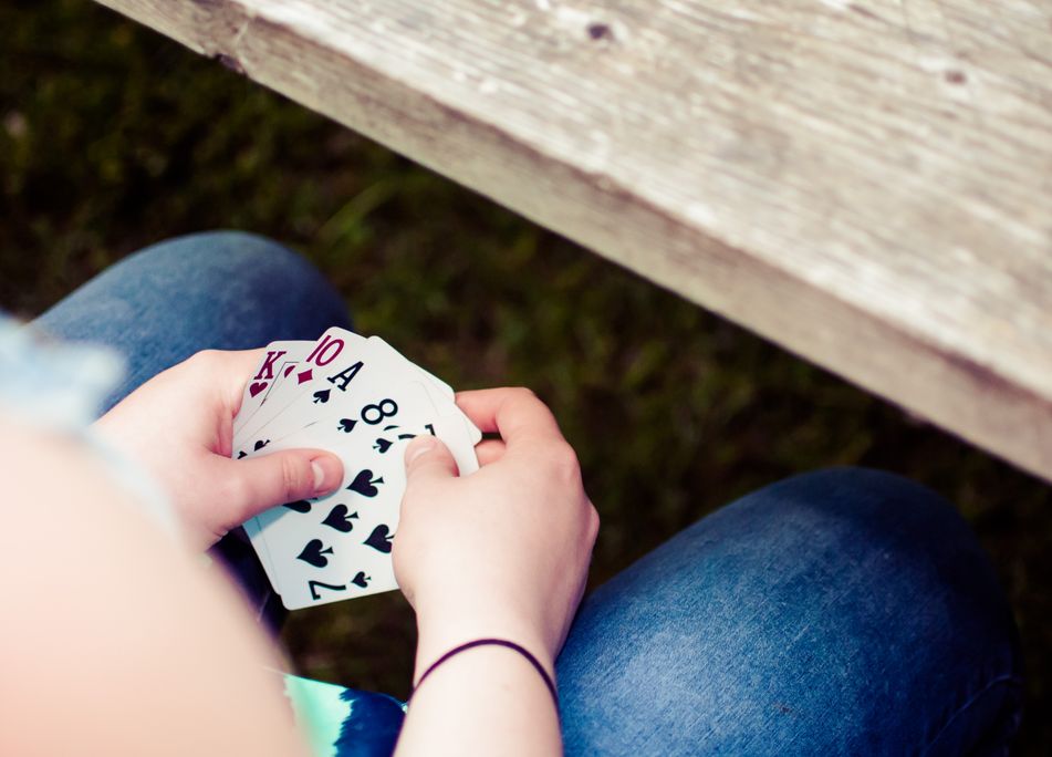 Online Casino: Spielautomaten und Live-Spiele im Überblick