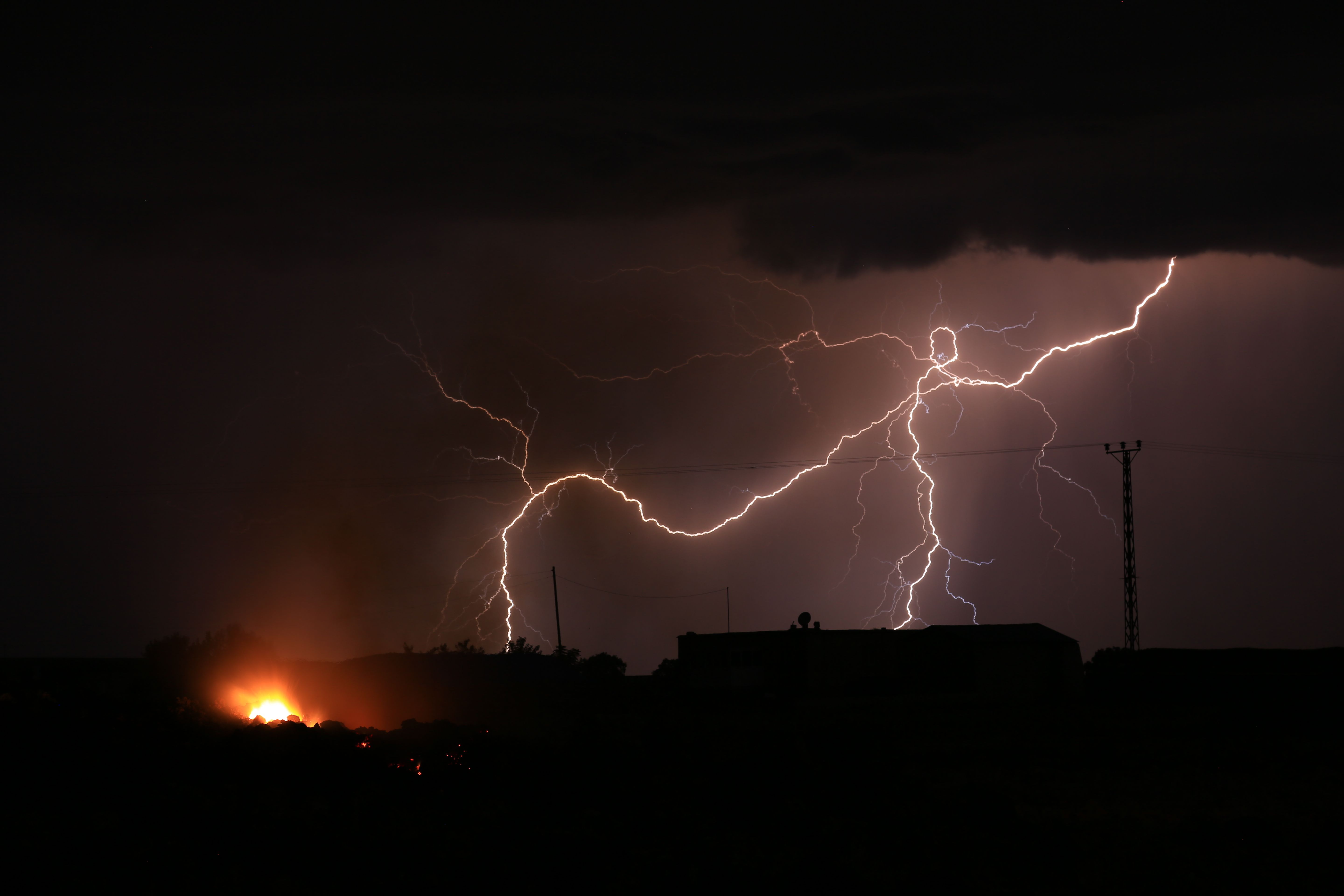 Dramatic Lightning Storm over Diyarbakır · Free Stock Photo